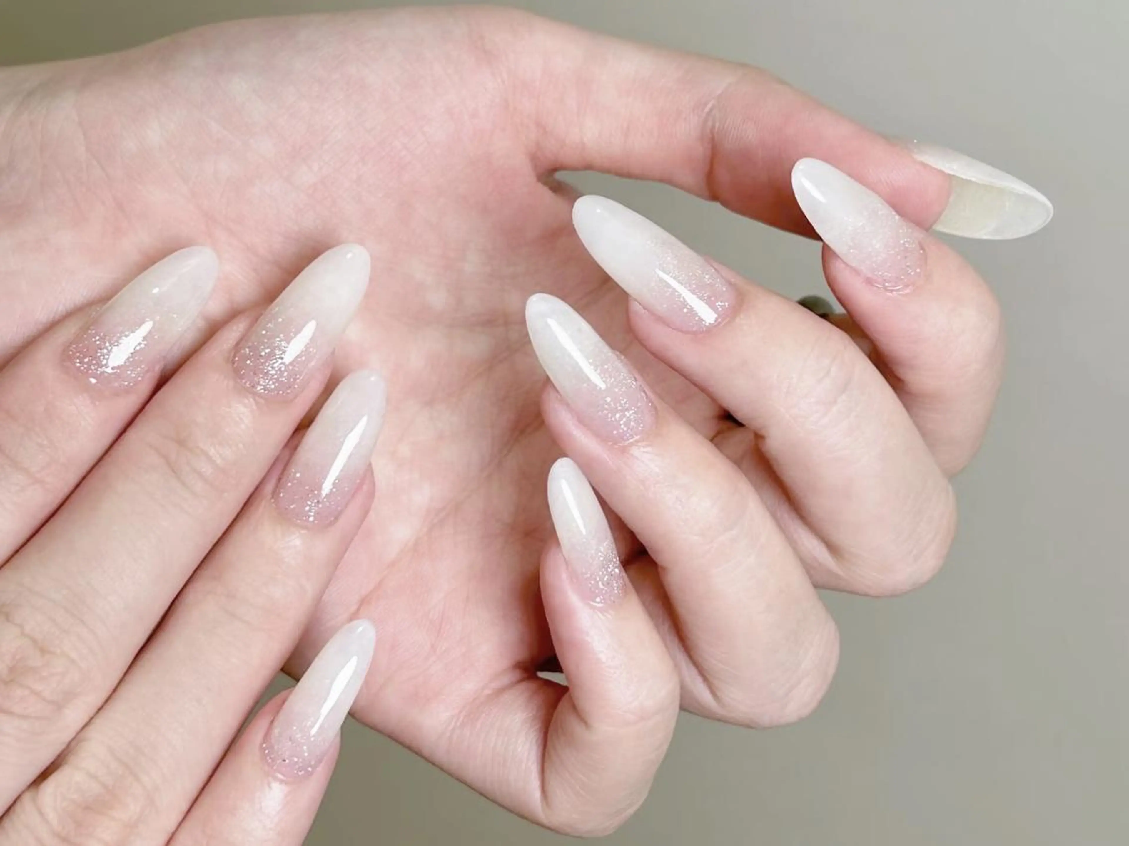 ネイル チークネイル フレンチネイル キラキラネイル 韓国ネイル ワンホンネイル ハンドネイル Speraネイル 大宮店🎀のネイルデザイン