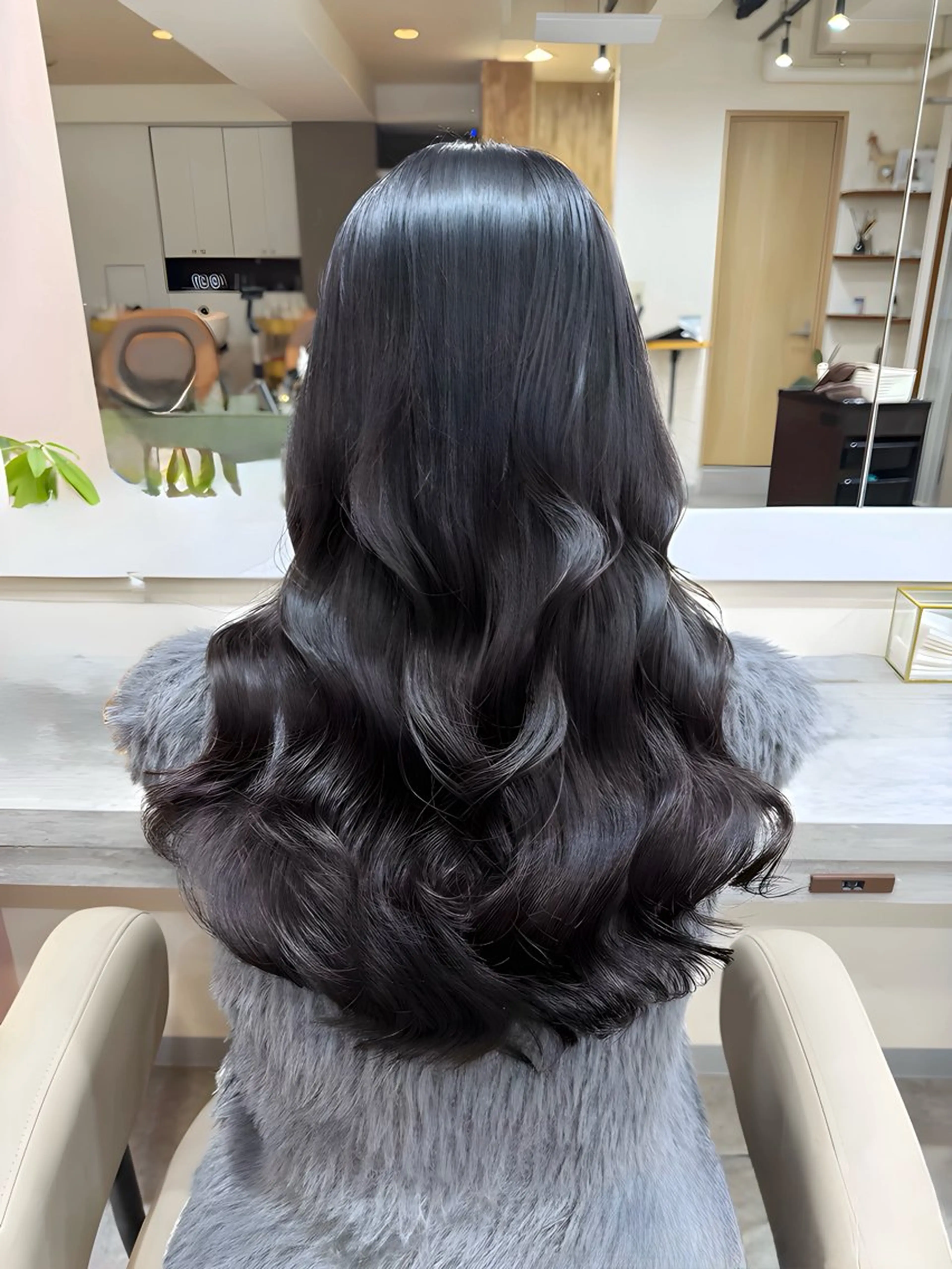 ロング パーマ ボブ 髪質改善 韓国風ヘア ロング 小顔カット コテ巻き/パーマ/艶 透明感/荻原凜太郎のヘアスタイル