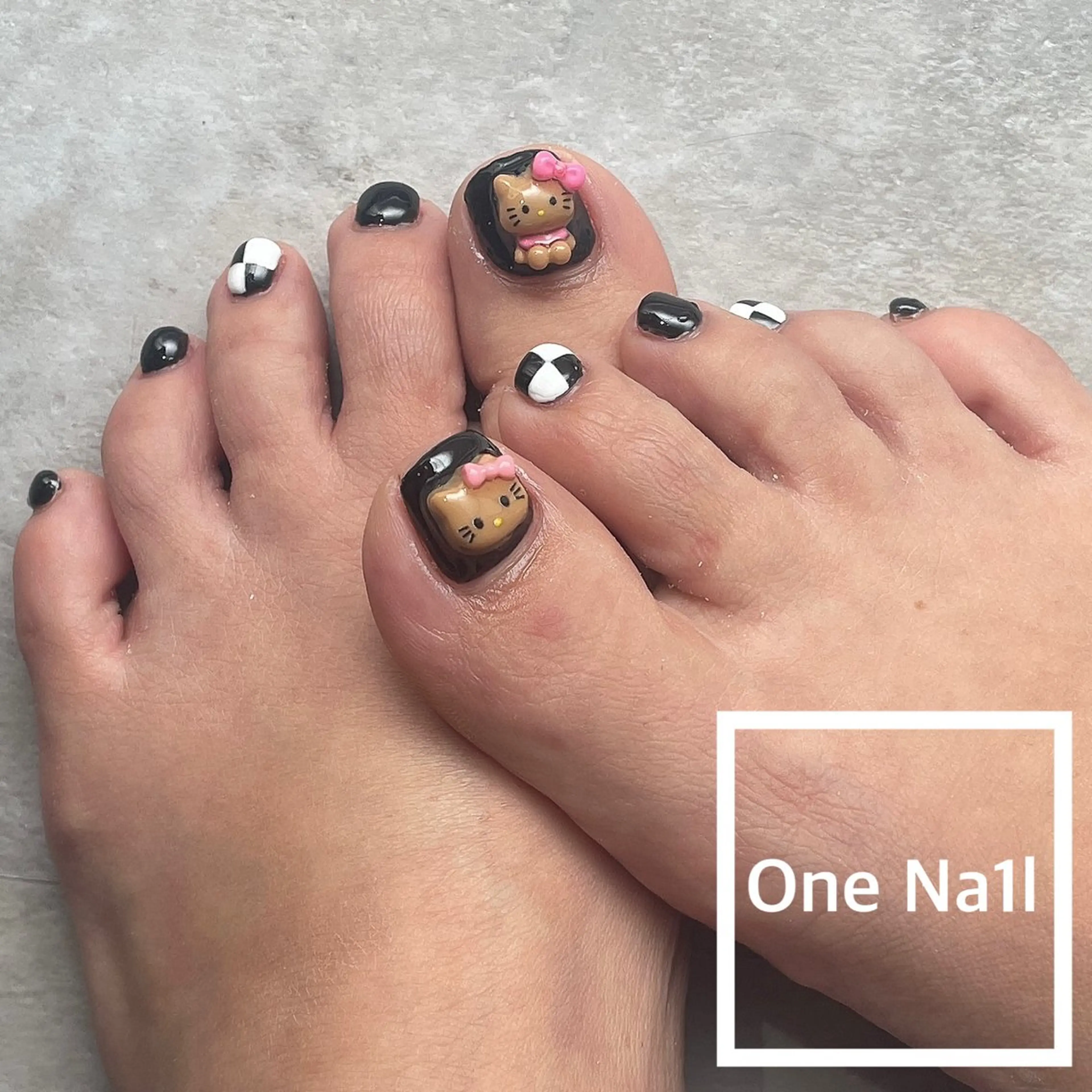 ゴテゴテキラキラ系のフットネイル🦶🏽なら絶対的に可愛く出来ます🪽❤️‍🔥🔥(オフあり)の写真