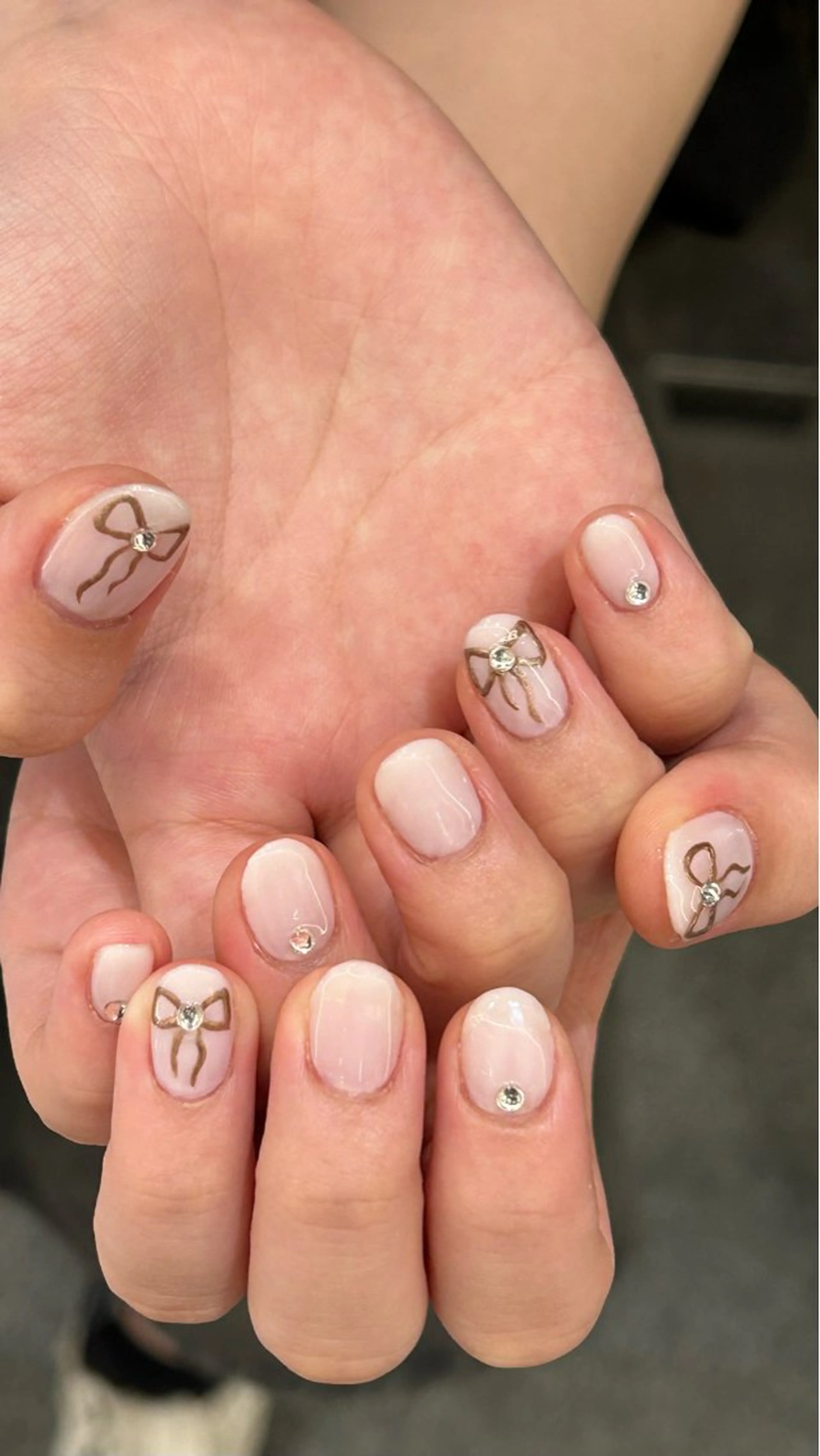 ネイル ꪆৎ平行アーチ ྀི ワカナの眉毛・アイブロウイメージ