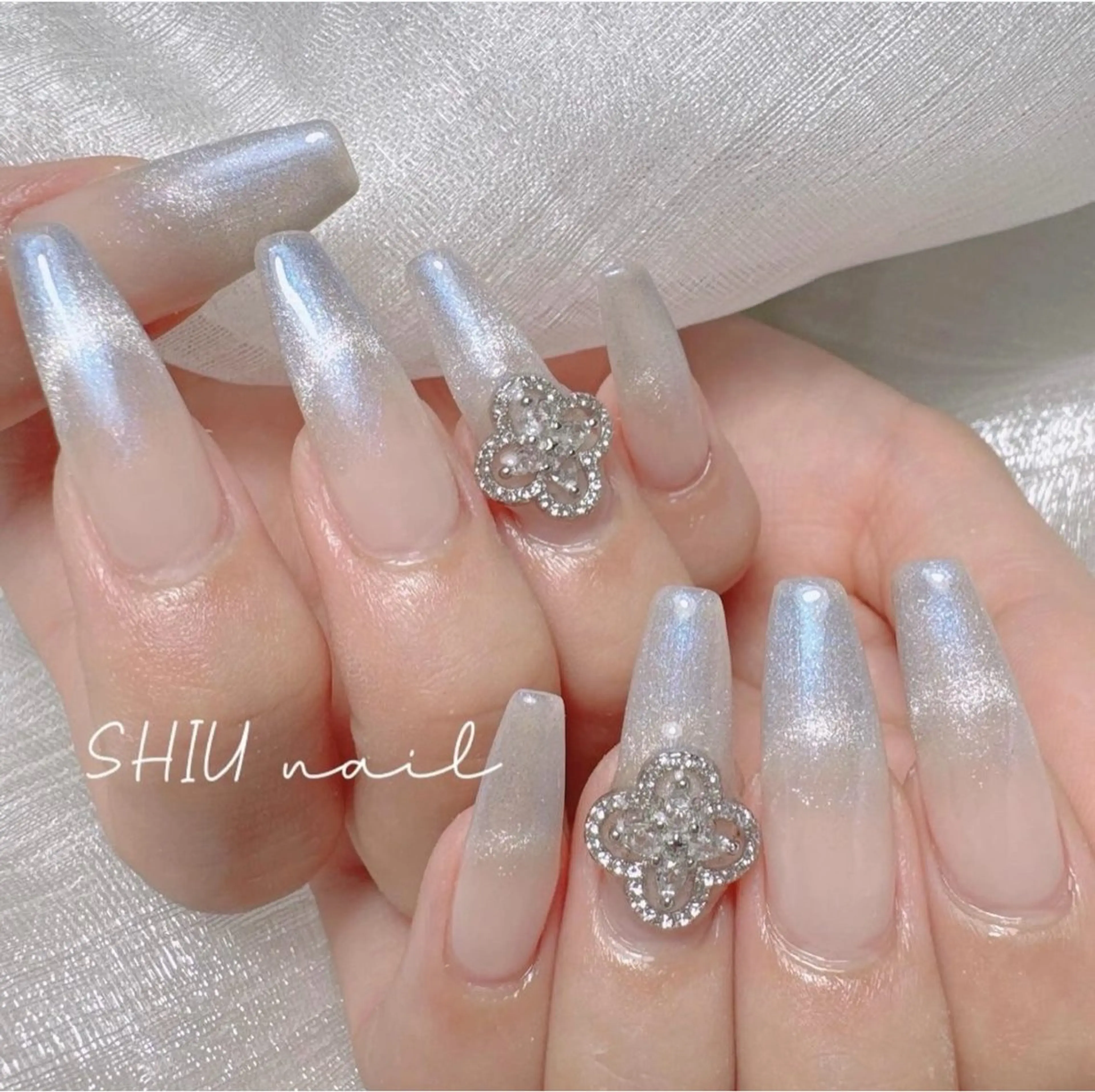 ネイル 水色 マグネットネイル ハンドネイル 那覇🏝️台湾人 ネイリストSHIUのネイルデザイン