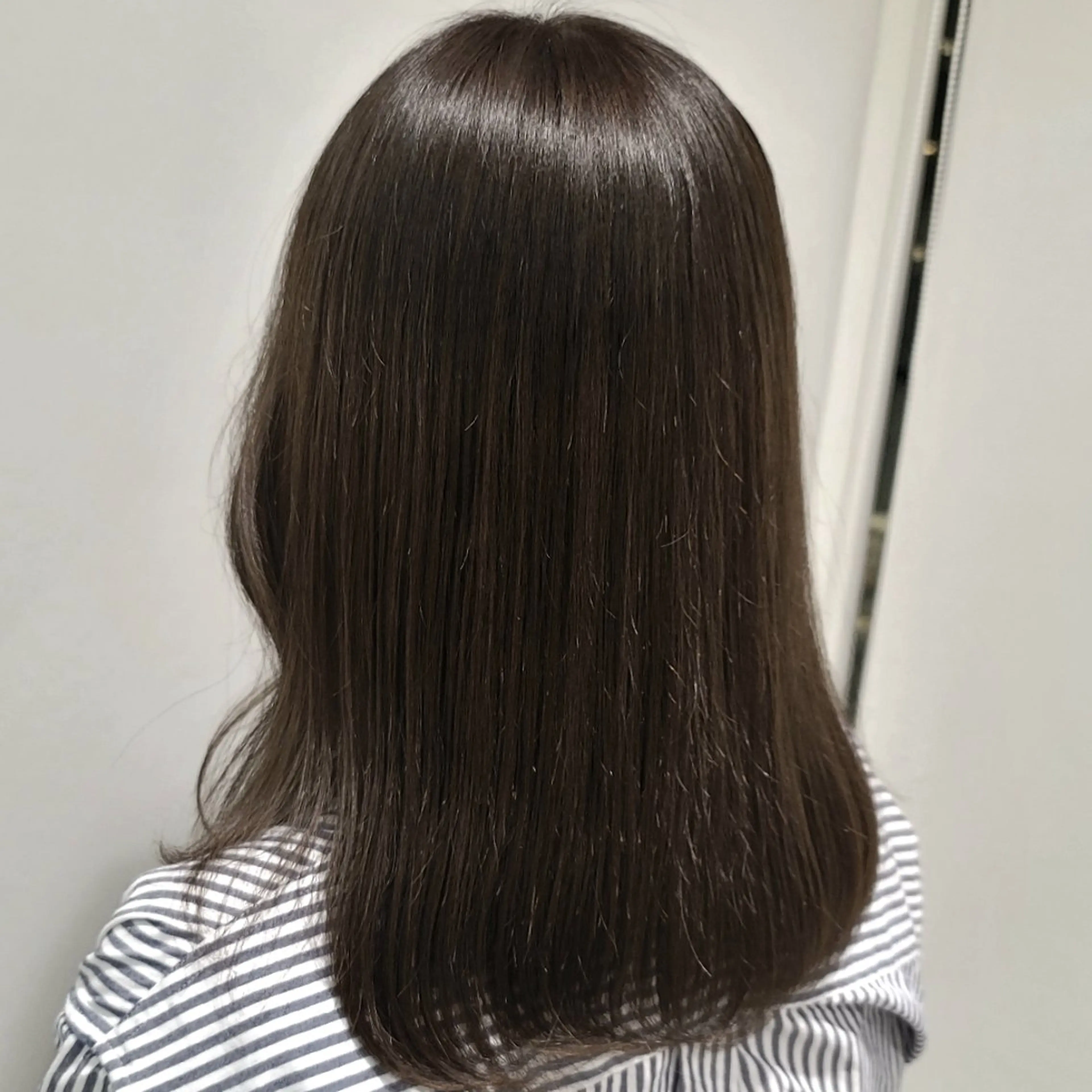 カラー ミディアム カットモデル/ セット/COCOKAのヘアスタイル