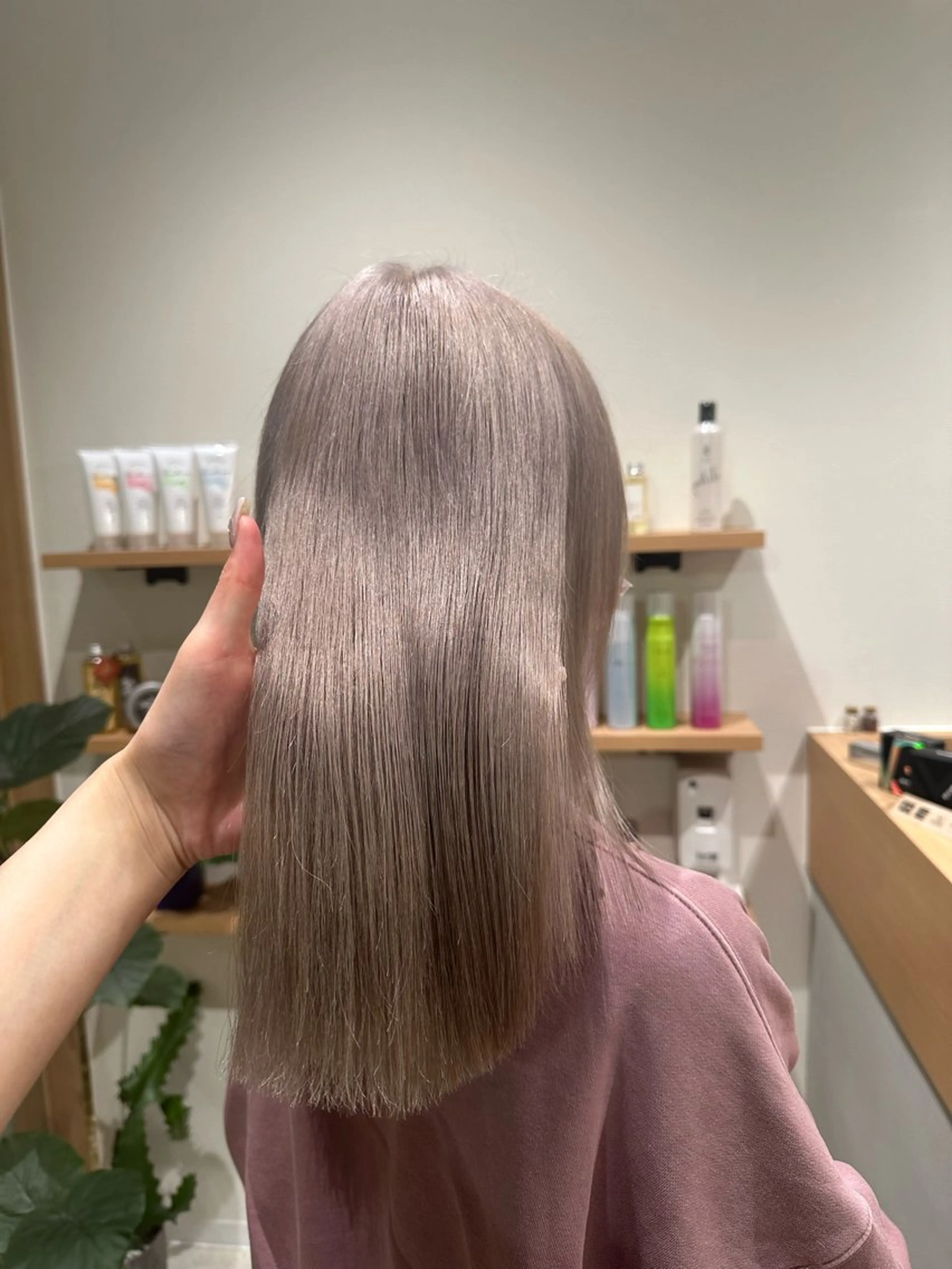 ミディアム カラー ブリーチ カット ヘアカラー regalo 森重ユウのヘアスタイル