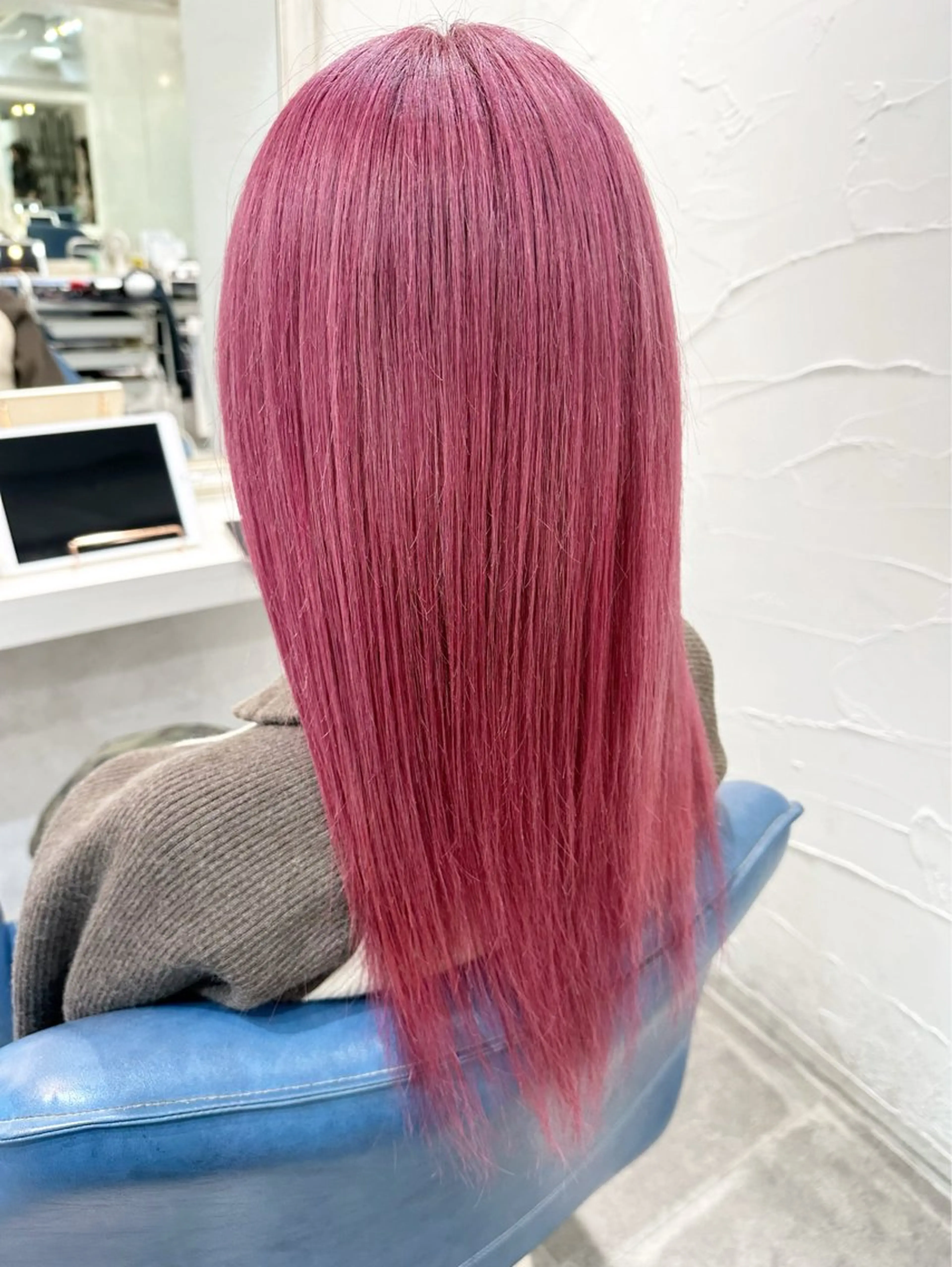 ミディアム カラー ブリーチ ピンクカラー レッドカラー uros.所属・中目黒✂︎店長✂︎ TOMOHIROのヘアスタイル