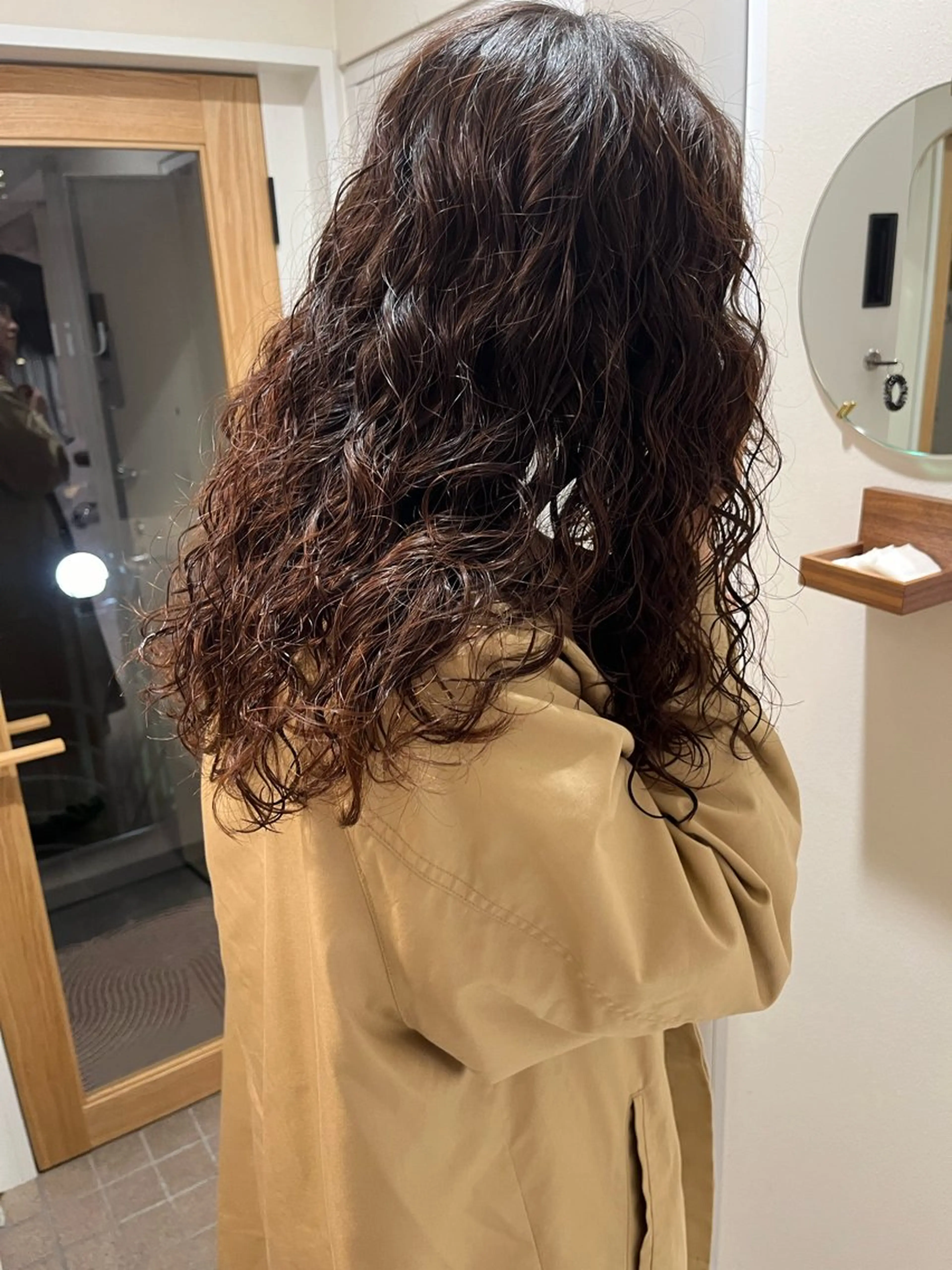 セミロング パーマ セミロングパーマ GO TODAY シェアサロン 表参道Flos店所属・nishi fuyumiのヘアスタイル