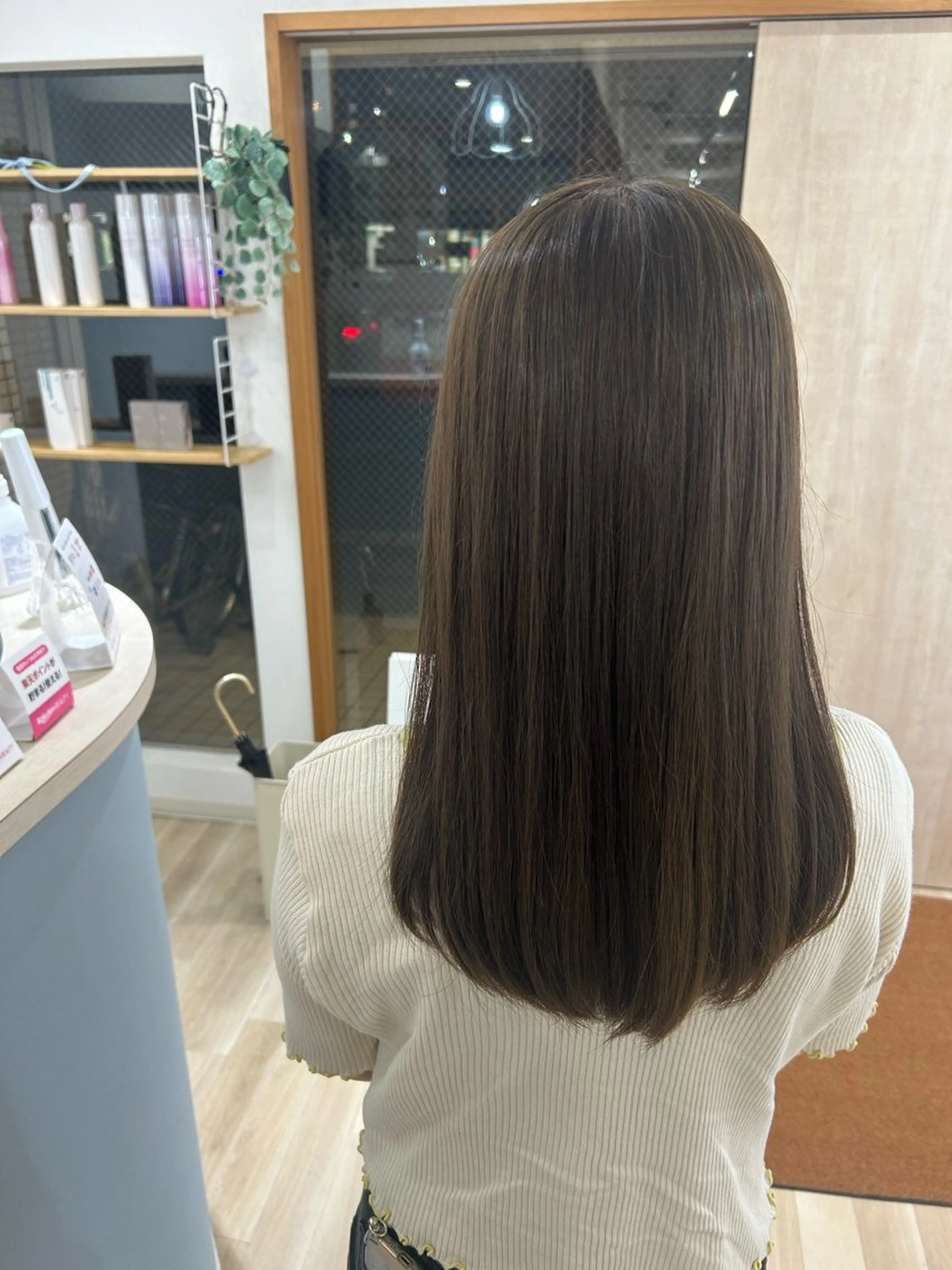 ロング カラー ブリーチ 透明感カラー ダブルカラー ブリーチなしカラー オリーブカラー ヘアカラー 佐原 未依奈のヘアスタイル