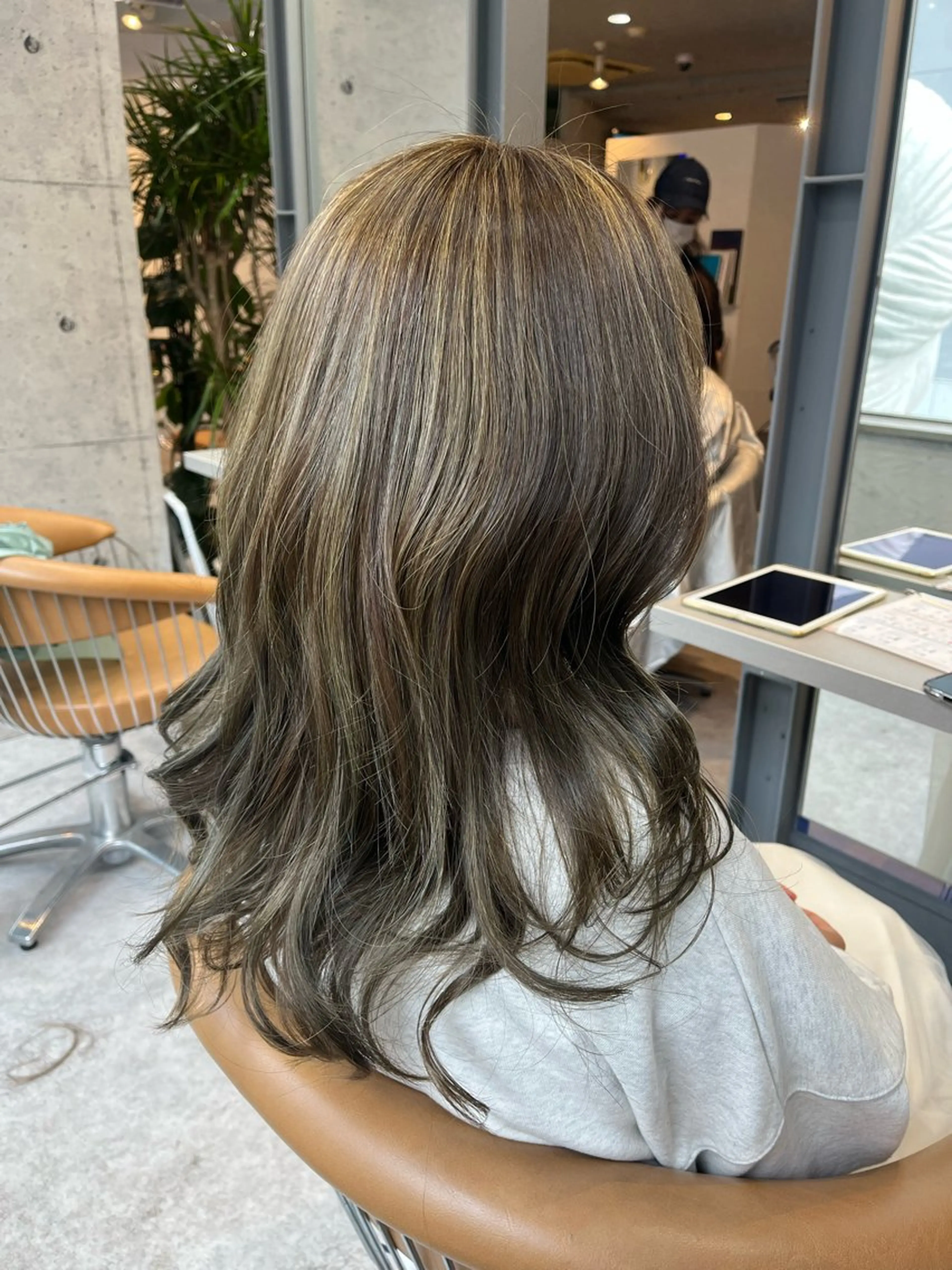 ロング カラー カット ヘアカラー トリートメント うしだ かおるのヘアスタイル