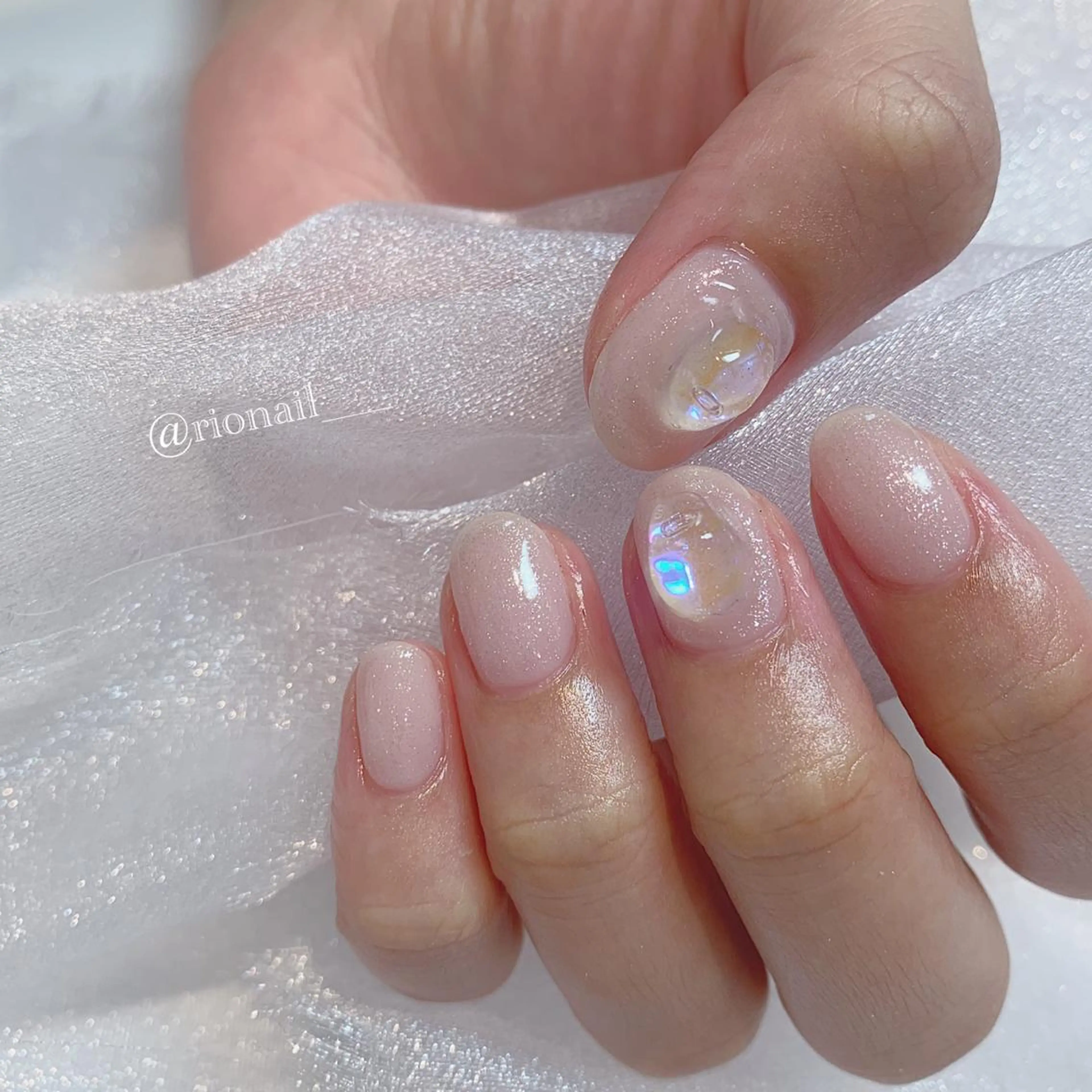 ネイル アートネイル ハンドネイル 𝘙𝘪𝘰𝘯𝘢 ...🕯🤍のネイルデザイン