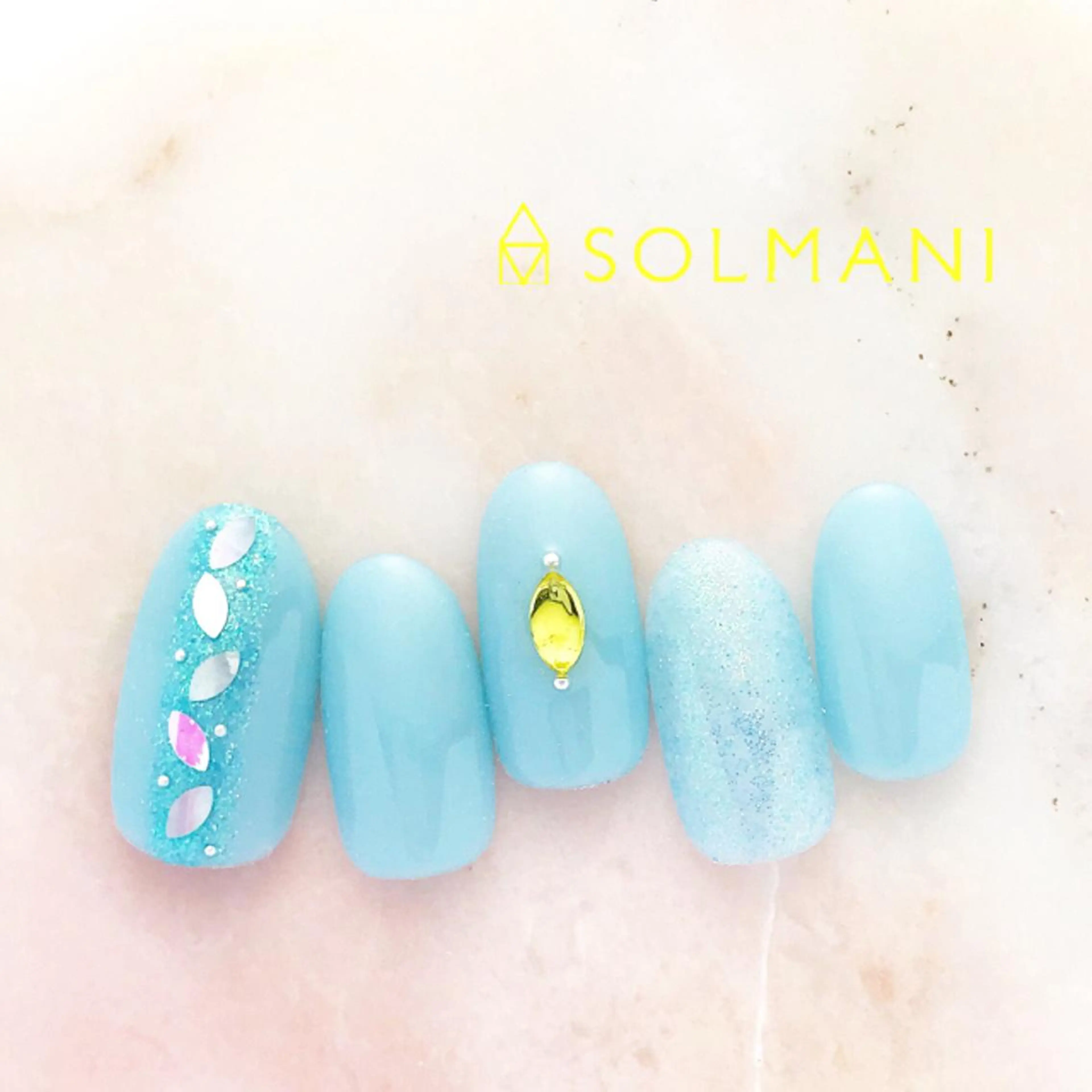 ネイル SOLMANI 予約担当のネイルデザイン