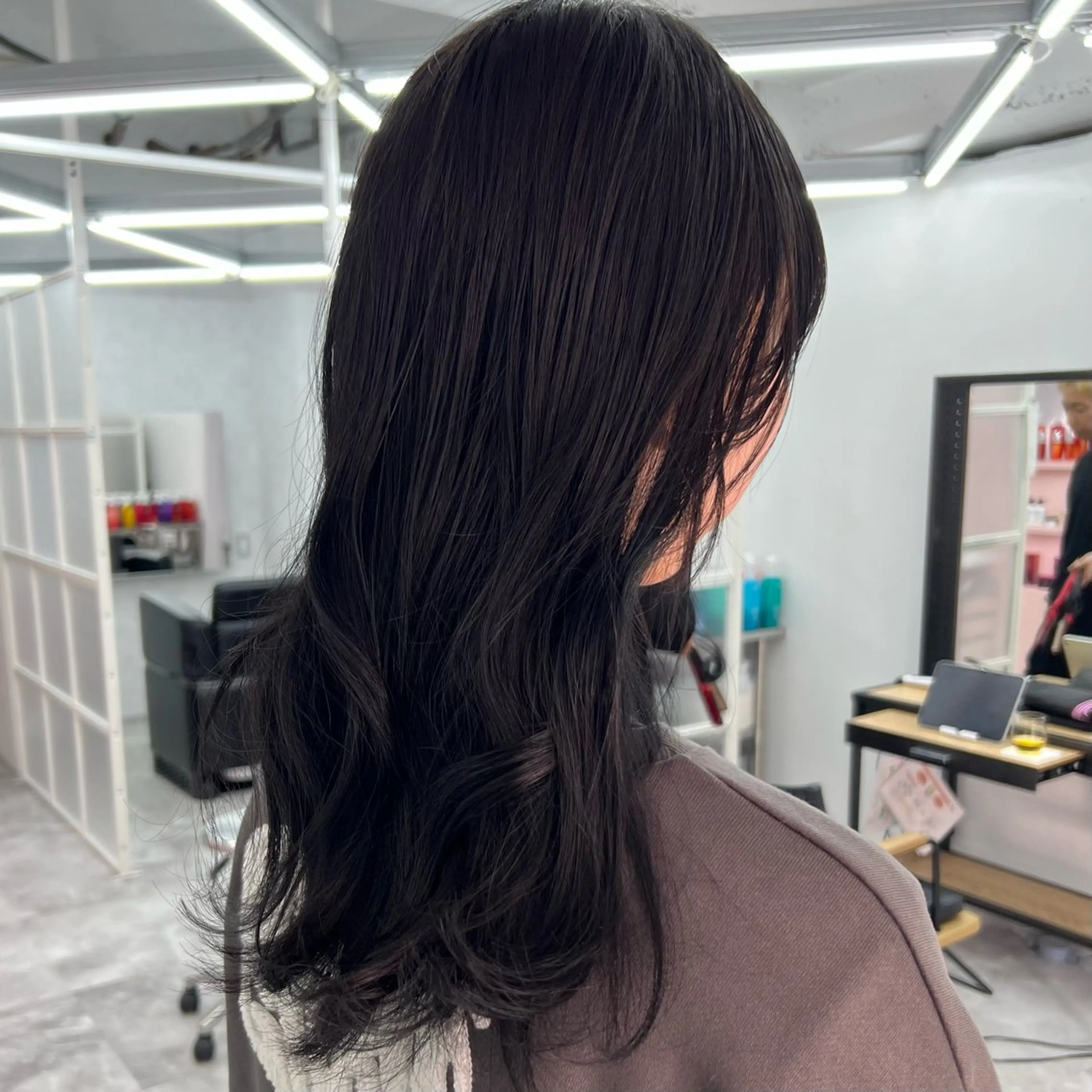 ミディアム ヘアカラー 岸下 理緒のヘアスタイル