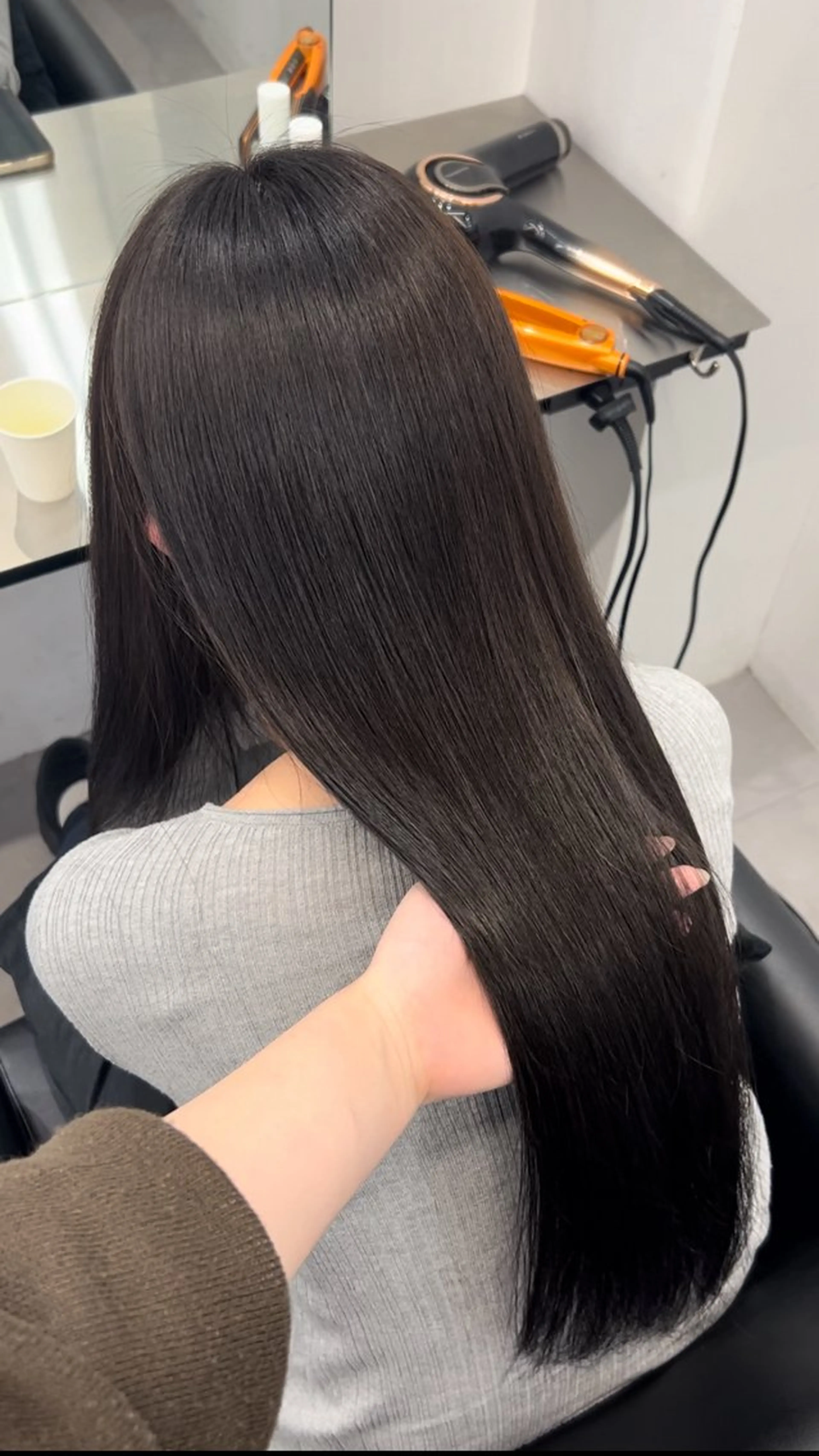 ロング カラー グレージュ Core　山下 このはのヘアスタイル