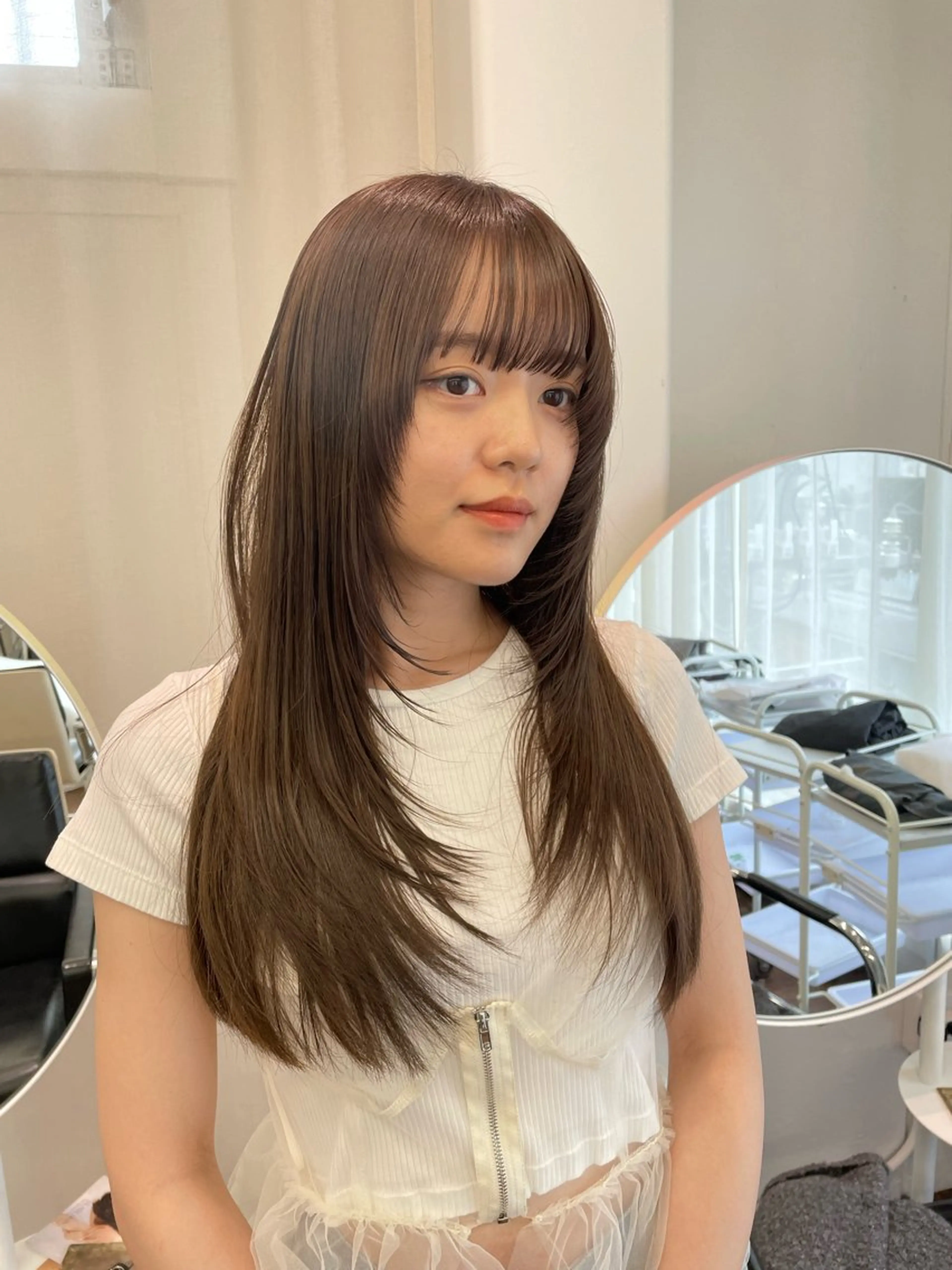 ロング カラー ブリーチ レイヤーカット カット ヘアカラー トリートメント レイヤーカット🎀 kanaのヘアスタイル