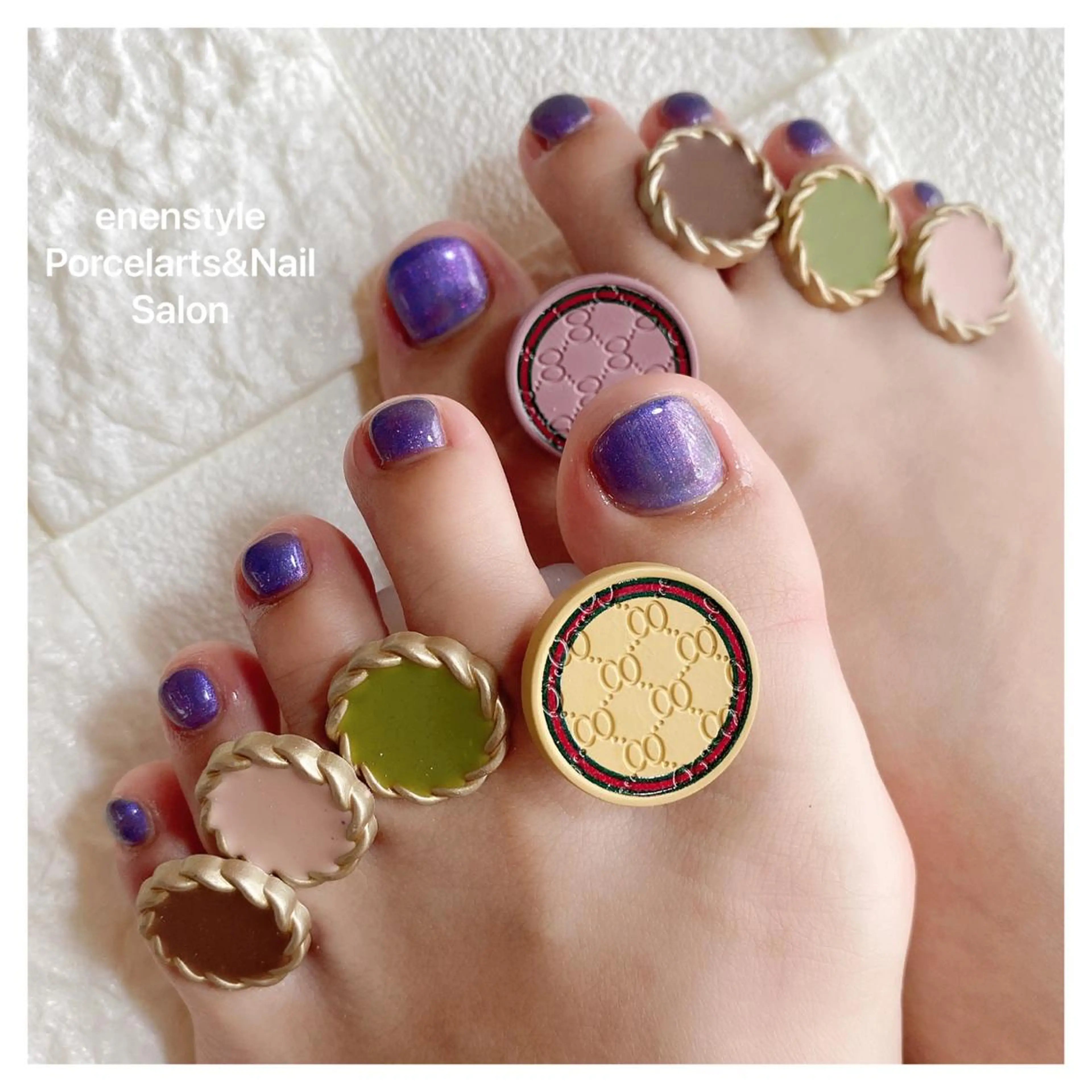 ミディアム ネイル ハンドネイル フットネイル 👑enen style👑のネイルデザイン
