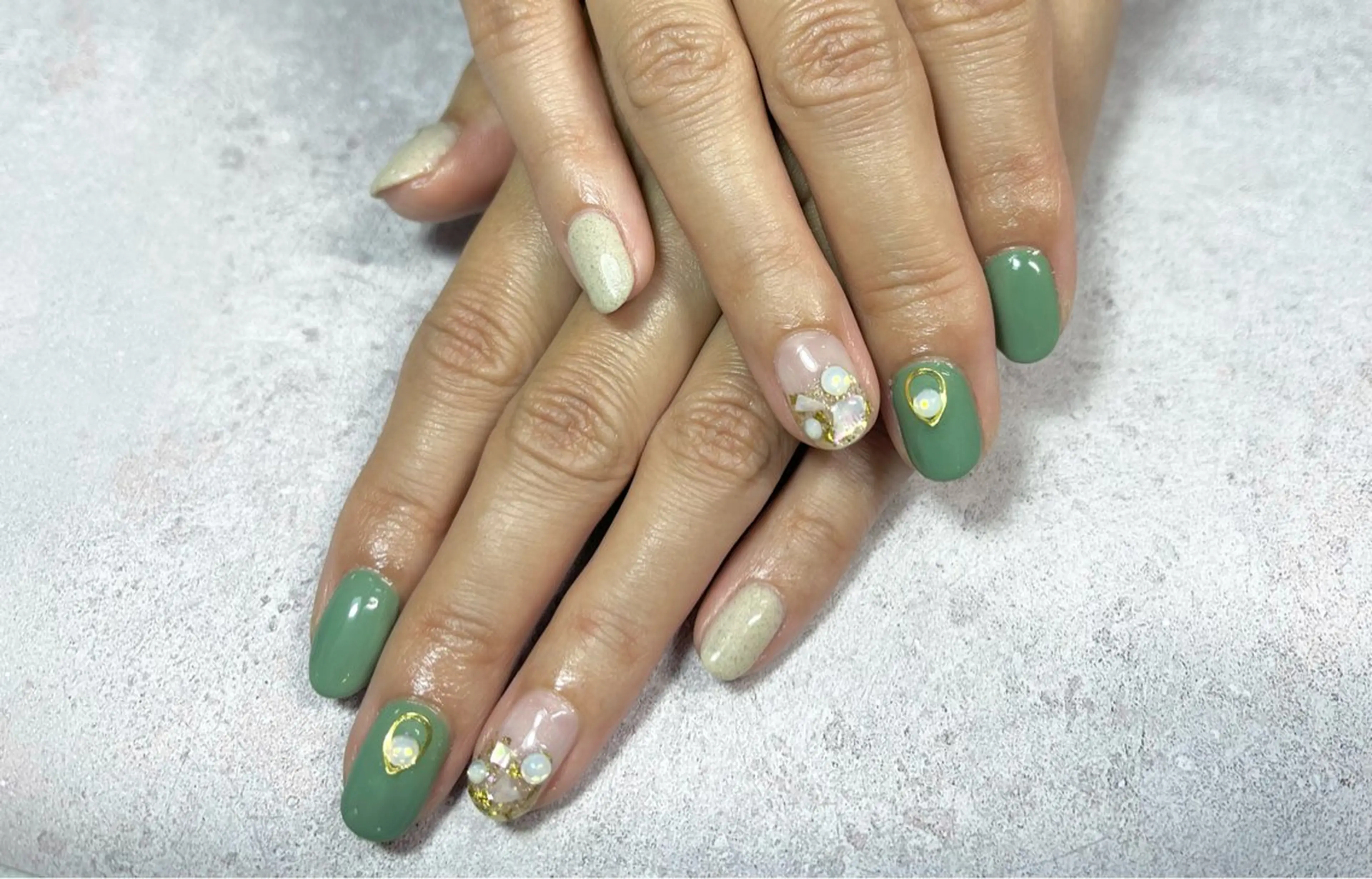 ネイル アートネイル more Private Nail Salon所属・K. makiのネイルデザイン