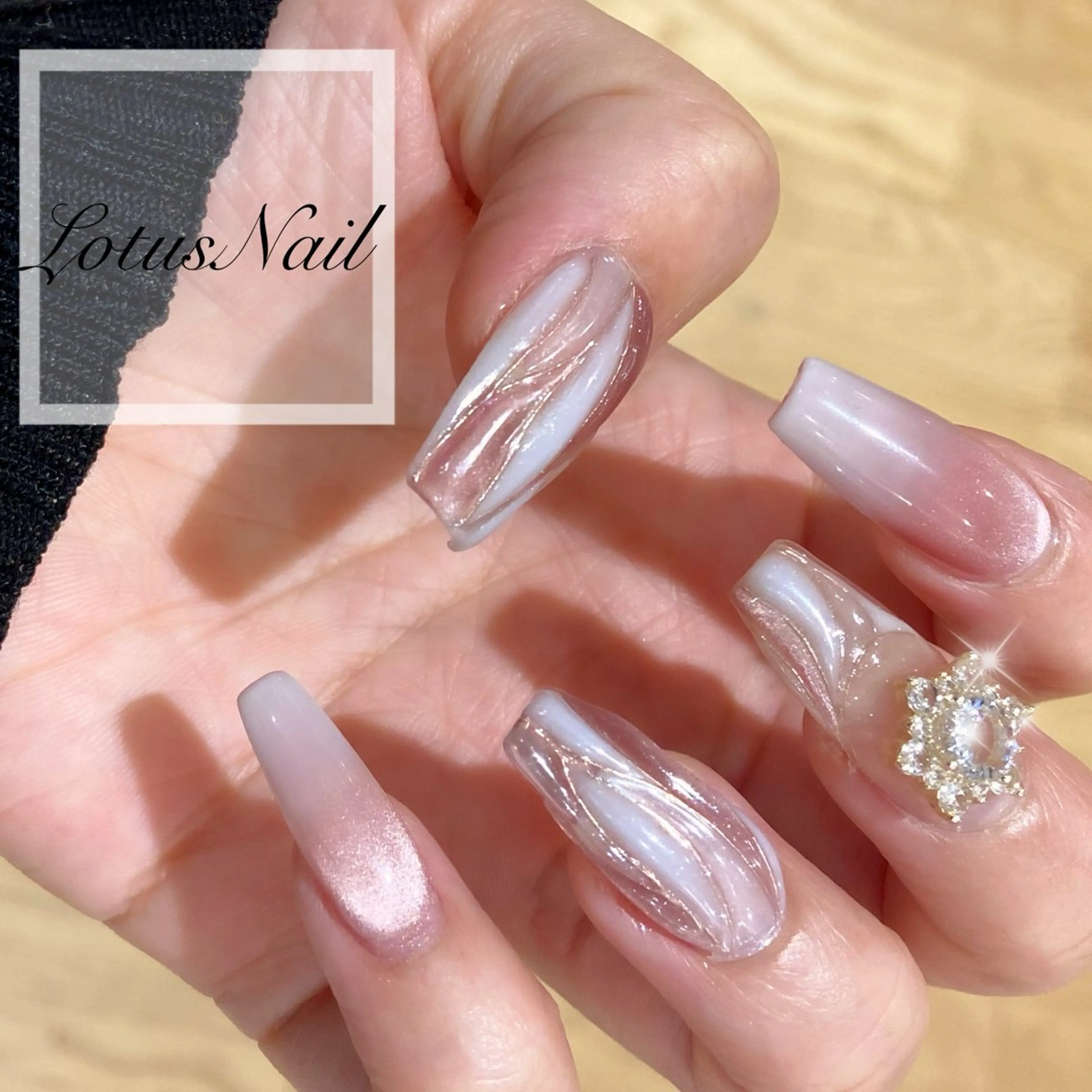 ネイル マグネットネイル 冬ネイル ハンドネイル Lotus Nailのネイルデザイン