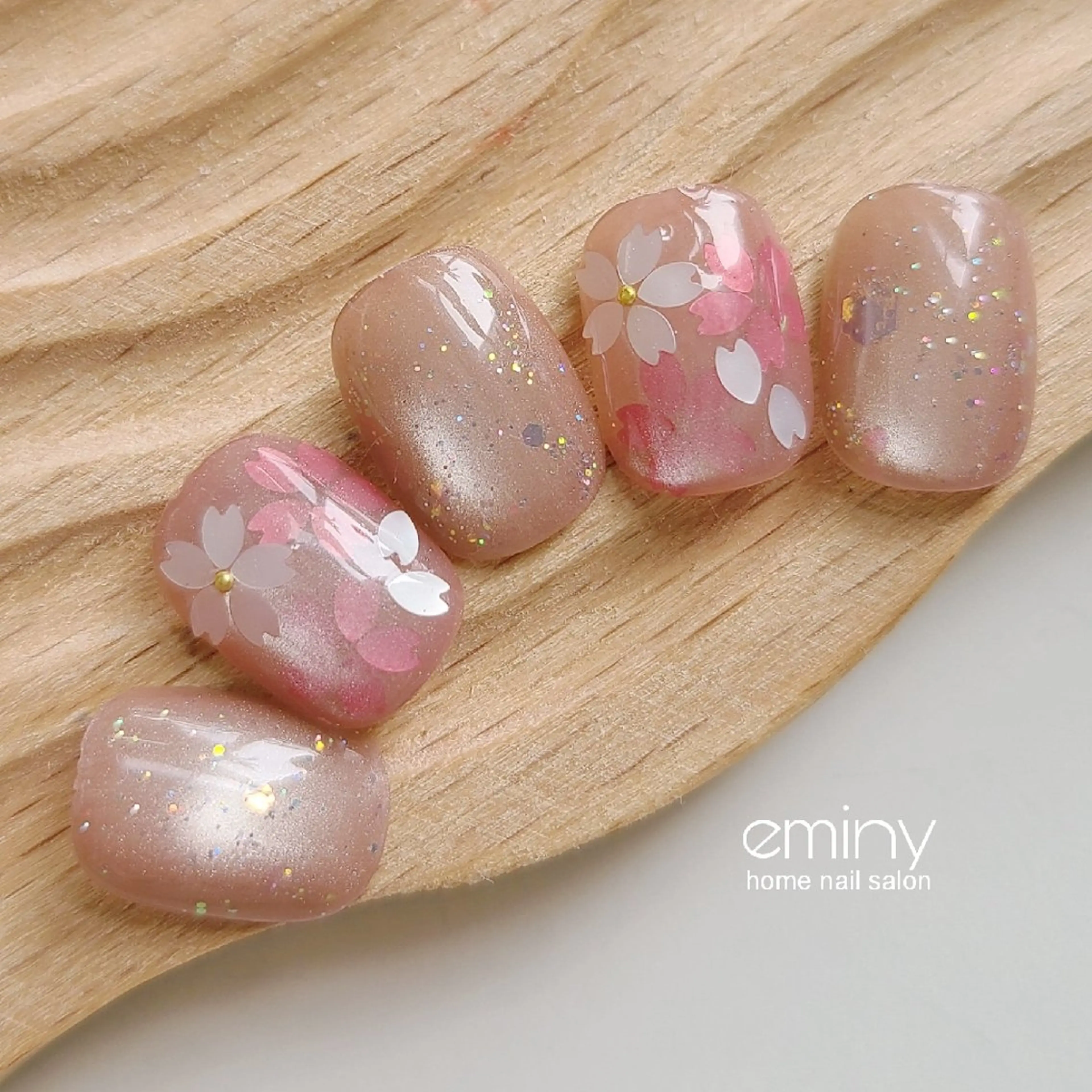 ネイル 桜ネイル フラワーネイル ジェルネイル 韓国ネイル マグネットネイル ハンドネイル nail salon  eminyのネイルデザイン