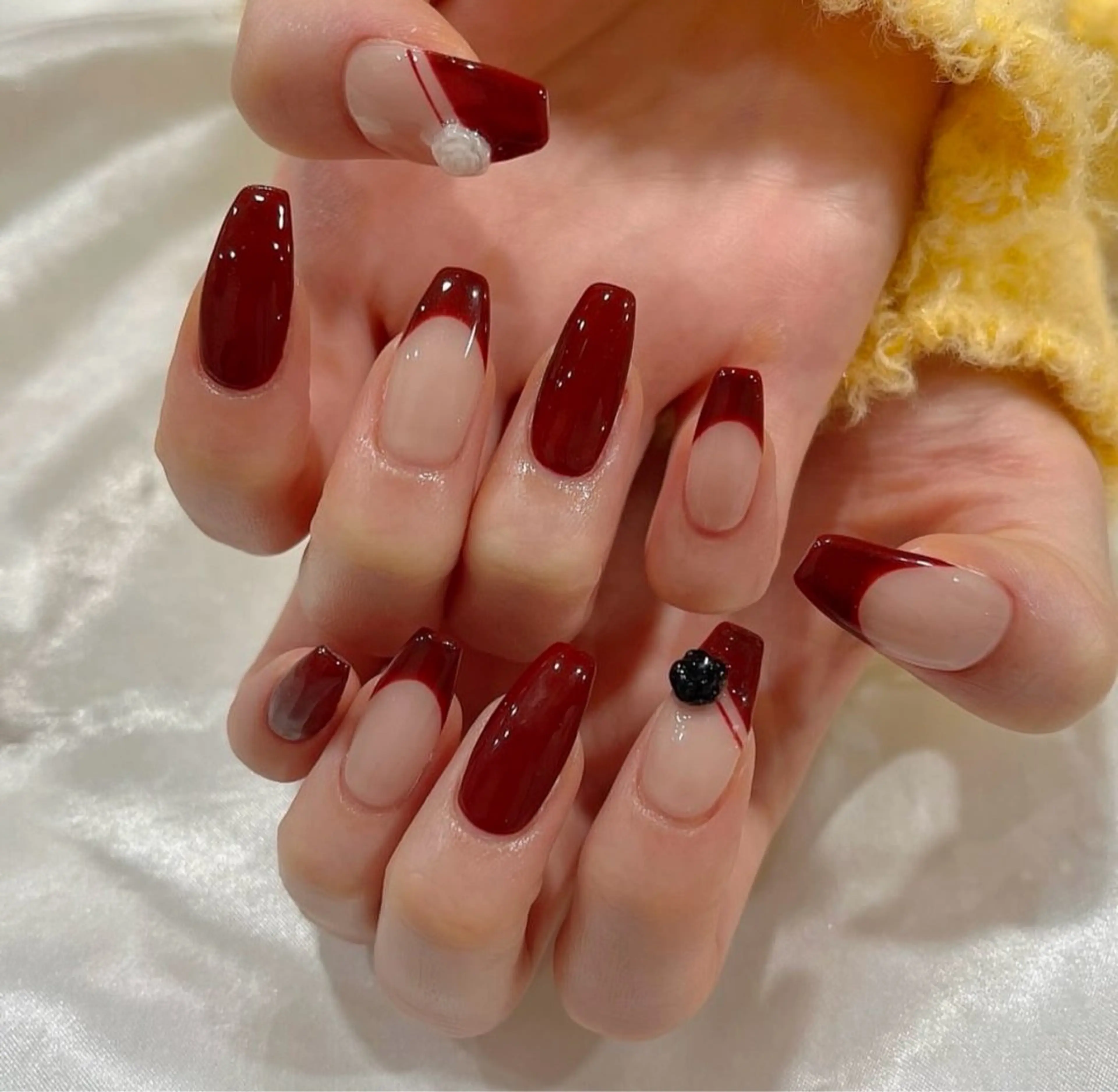 ネイル グラデーション キラキラネイル ワンカラーネイル 冬ネイル Jenn Nail Salonのネイルデザイン