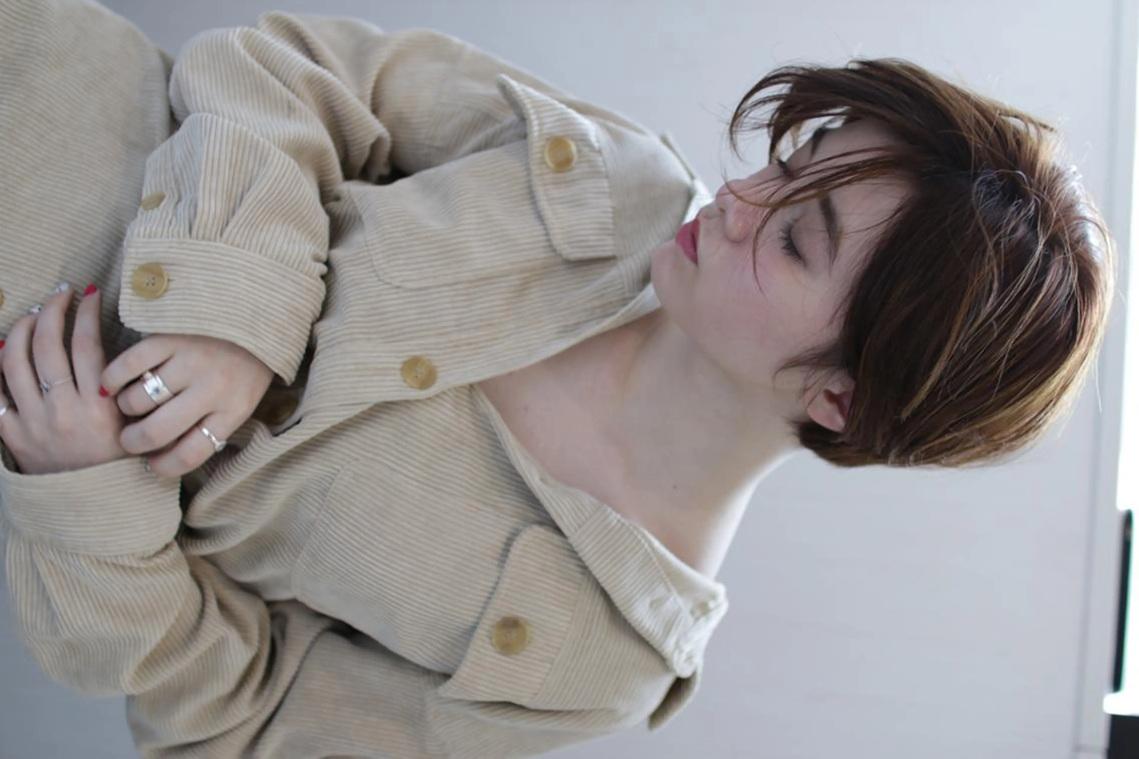 ショート カラー 鍵山 千秋のヘアスタイル