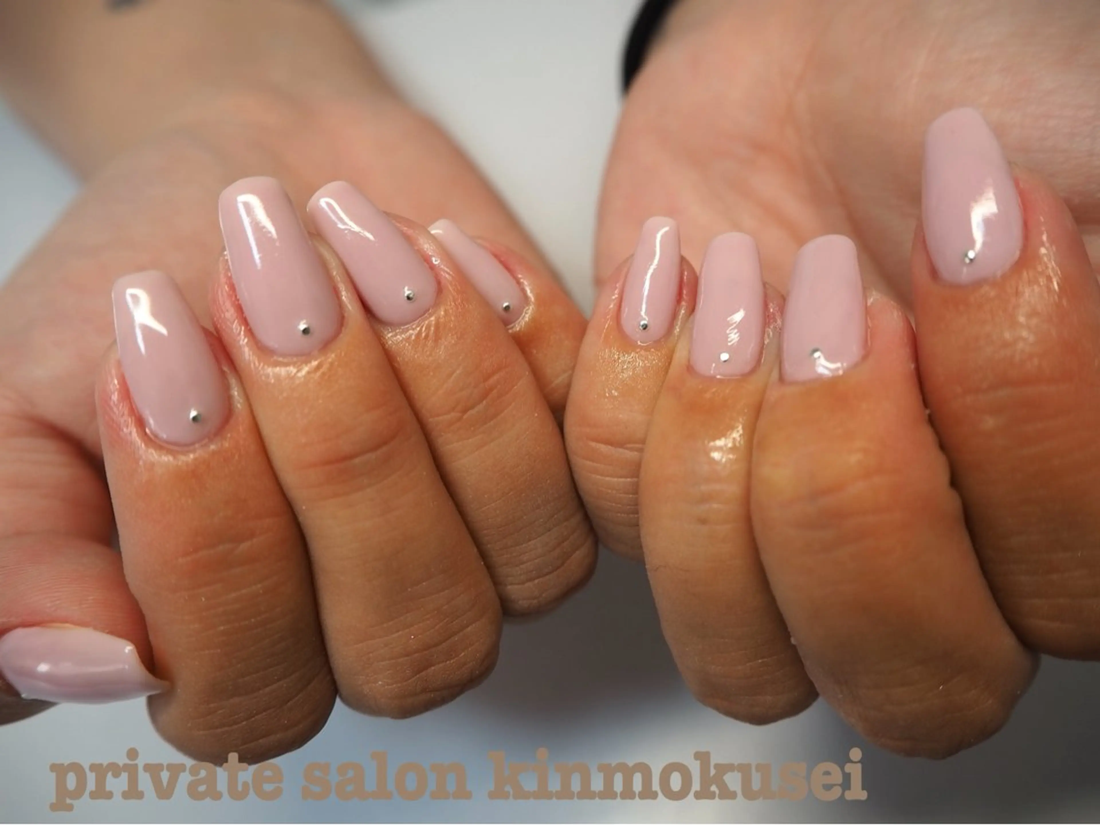 ネイル ワンカラーネイル ストーンネイル ハンドネイル nail salon kinmokuseiのネイルデザイン