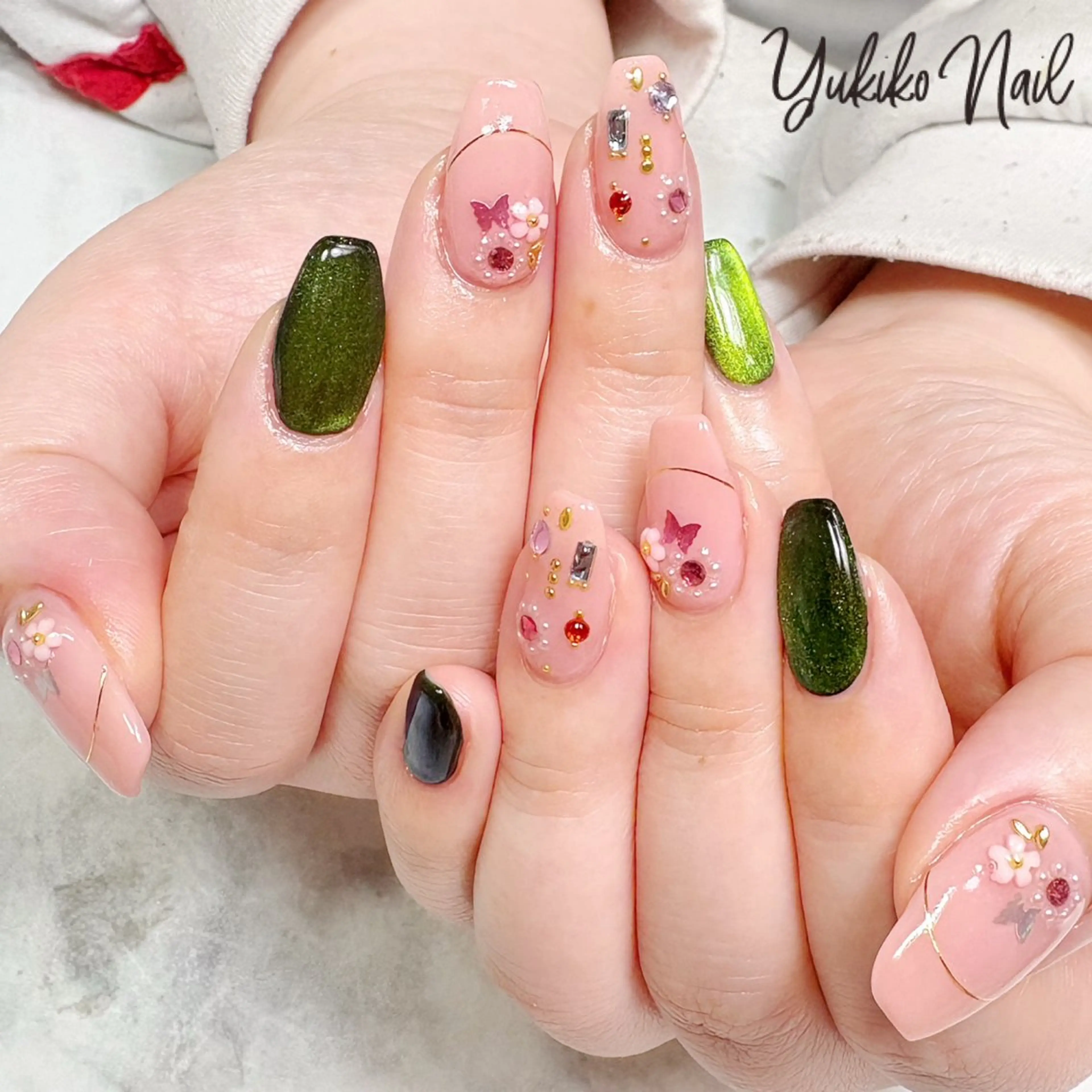 ネイル 桜ネイル フラワーネイル マグネットネイル 春ネイル ハンドネイル ユキコ ネイルのネイルデザイン