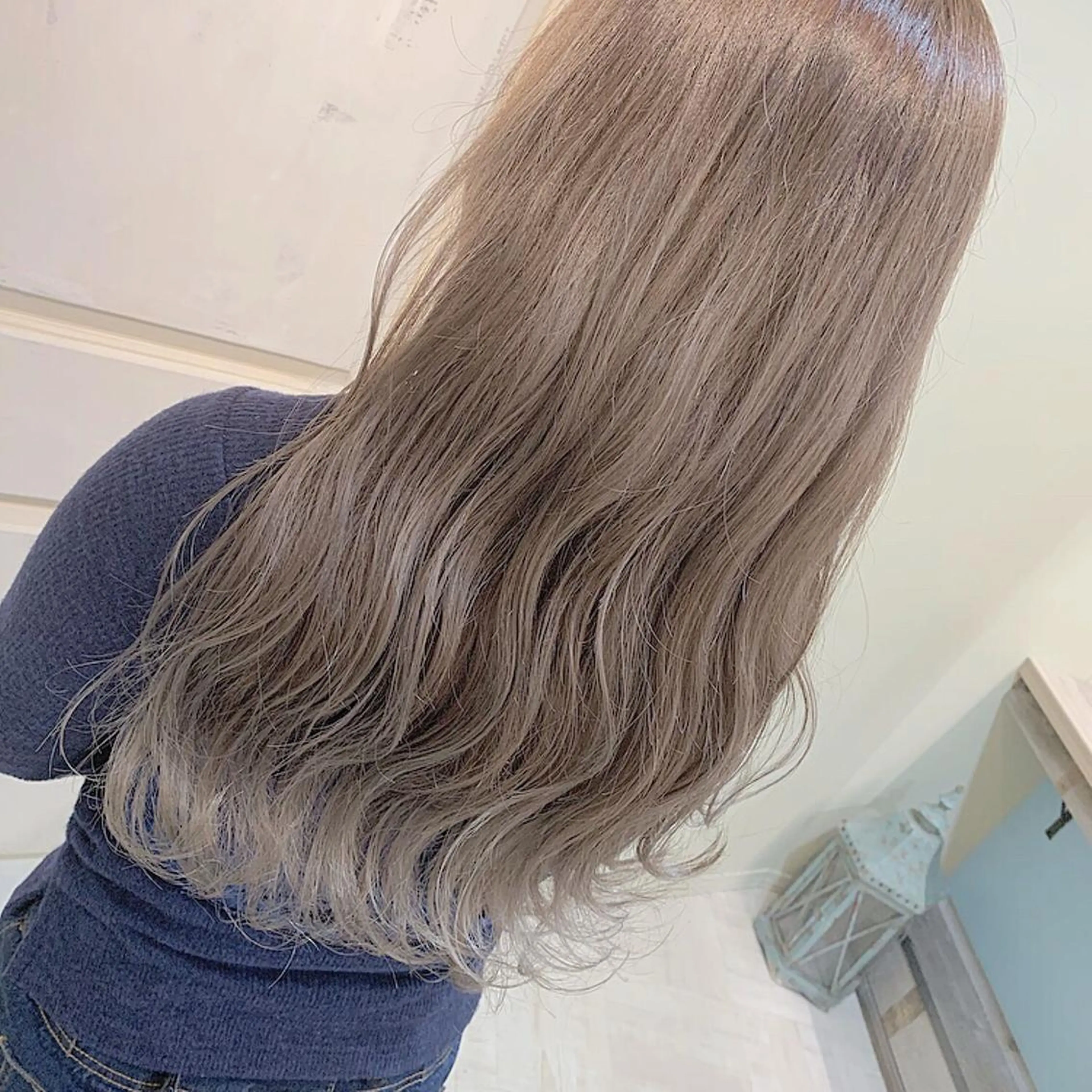 ロング カラー ブリーチ グレージュ ヘアカラー 韓国🇰🇷レイヤー 映える顔周り🩷のヘアスタイル