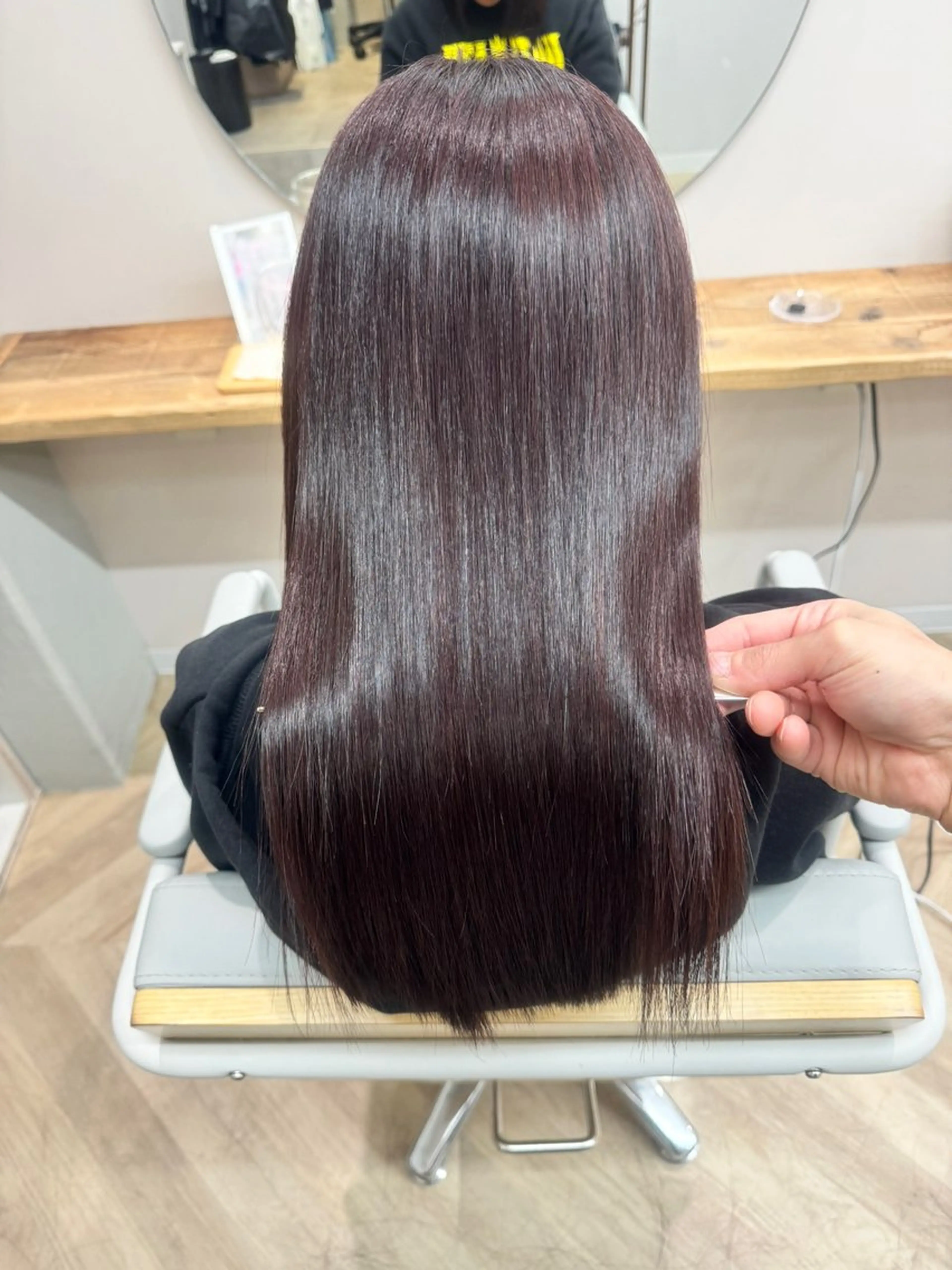 セミロング ブリーチ矯正💐 ミルクティー💐ナオのヘアスタイル