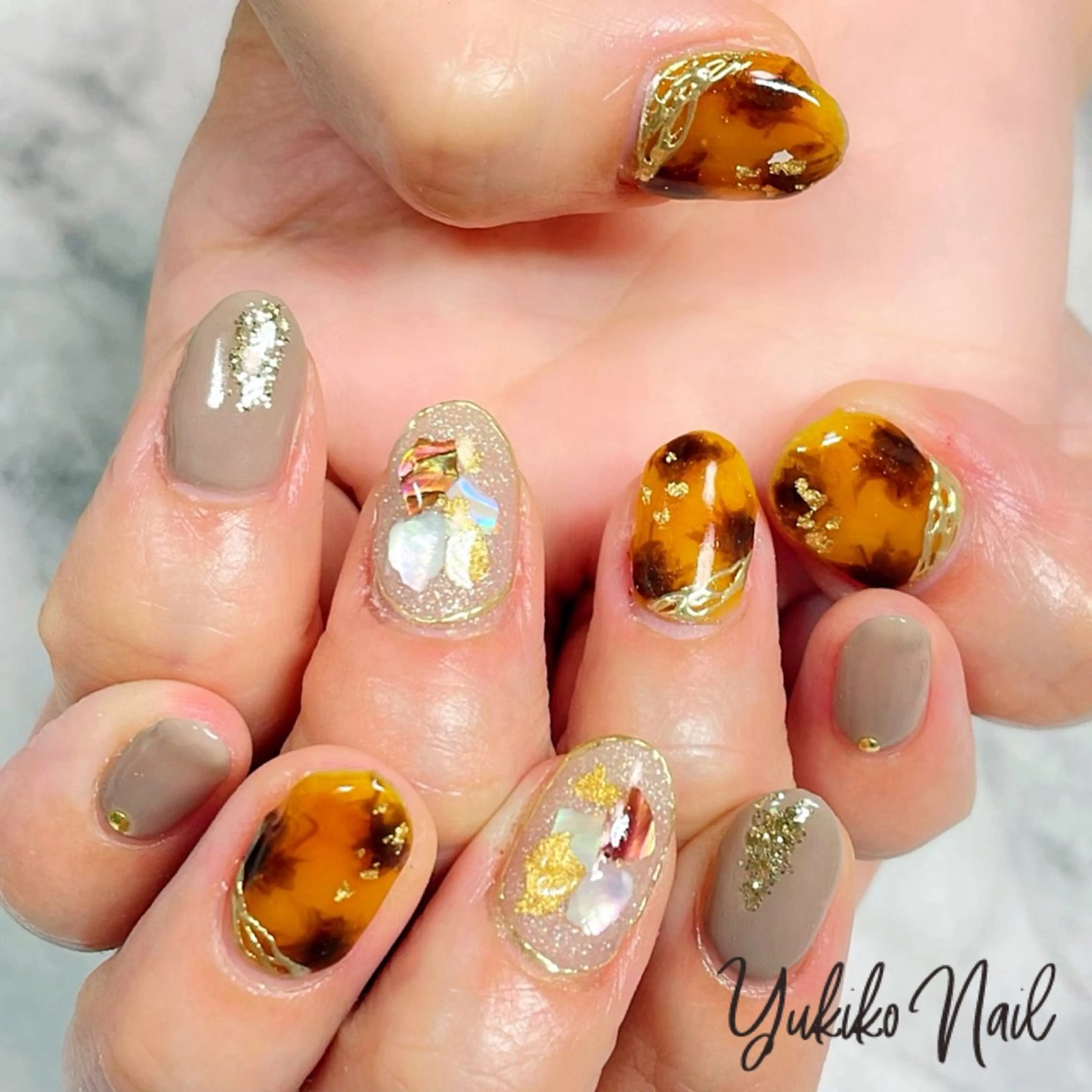 ネイル べっ甲ネイル ニュアンスネイル ハンドネイル ユキコ ネイルのネイルデザイン