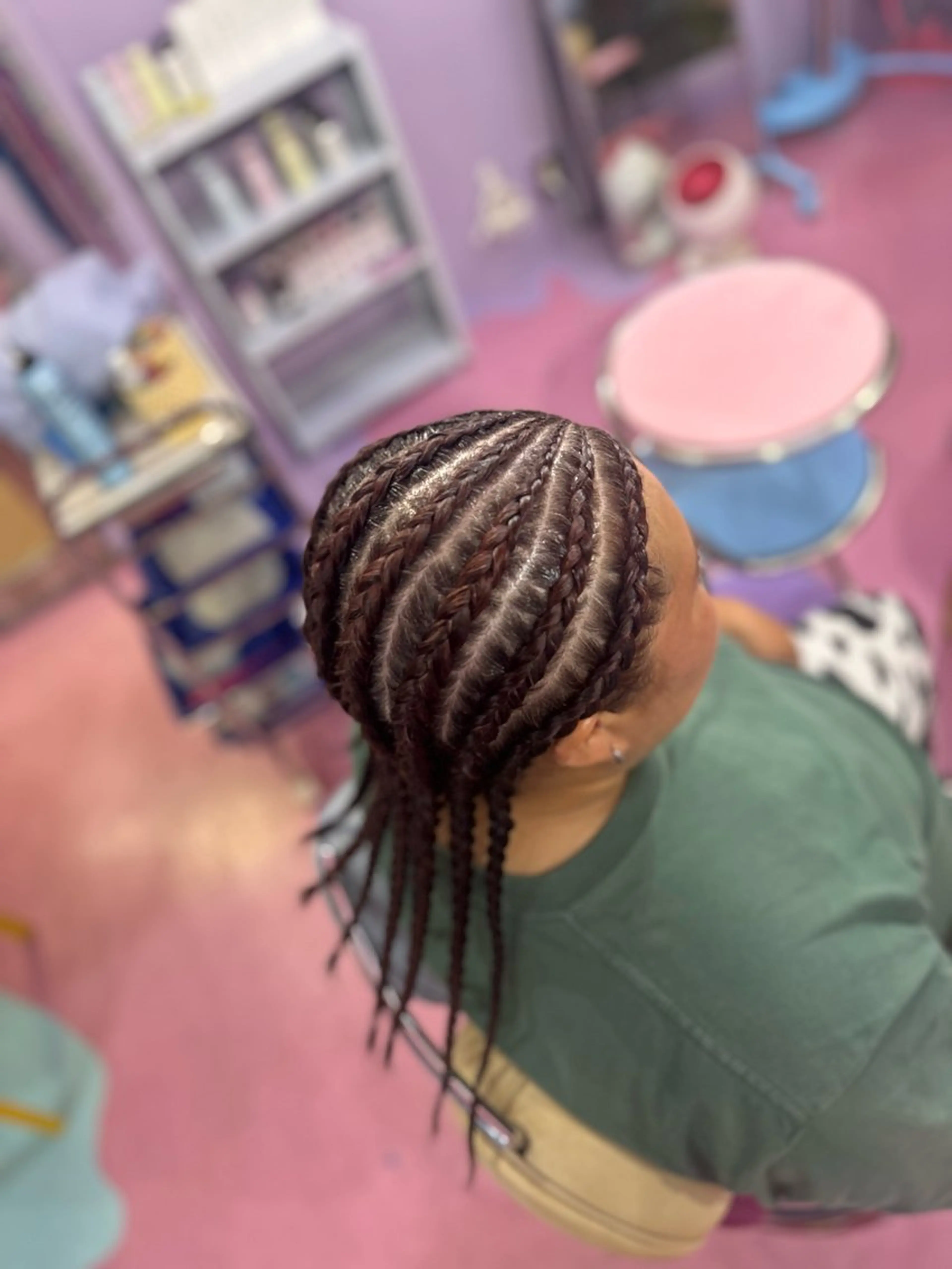 セミロング Hair salon TOMMY所属・♮やっしー♮ 🌈派手髪🌈のヘアスタイル