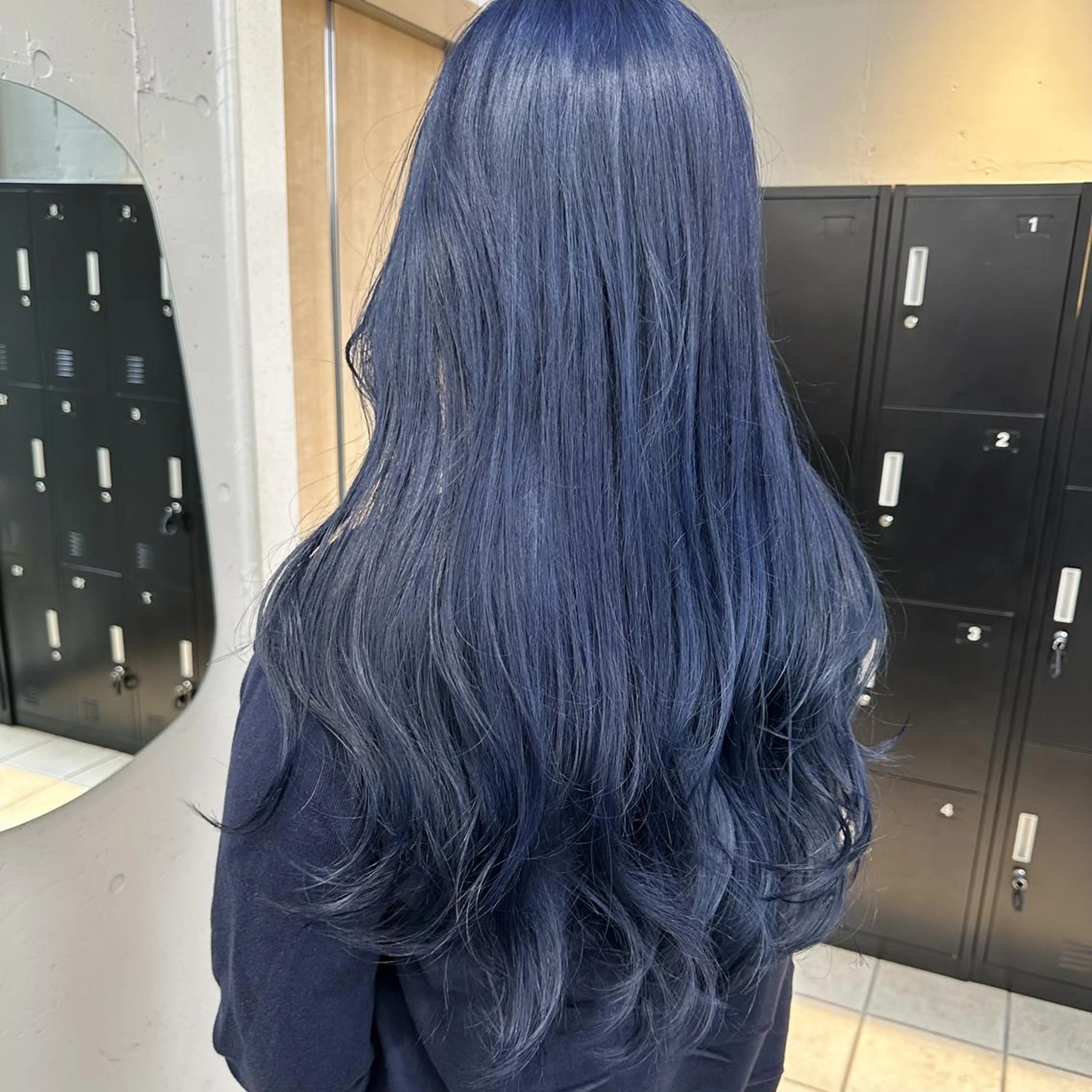 カラー セミロング ブリーチ ブルーカラー ケアブリーチ ハイトーンカラー ヘアカラー トリートメント NANAMI ✨ハイトーンカラーのヘアスタイル