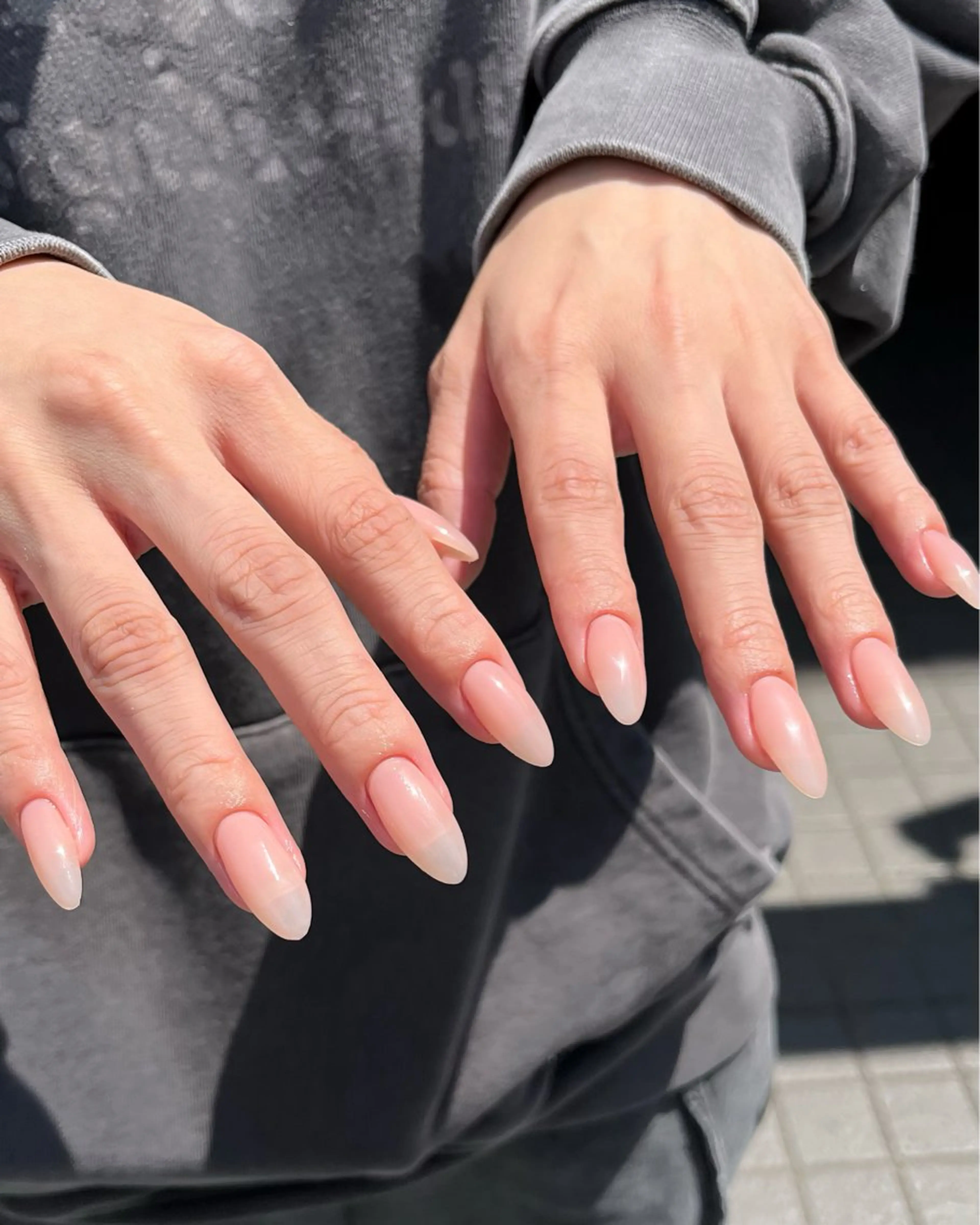 ネイル 氷ネイル・うるうるネイル オフィスネイル ワンカラーネイル ハンドネイル ハンドケア 🫧OPELIA NAIL渋谷🫧のネイルデザイン