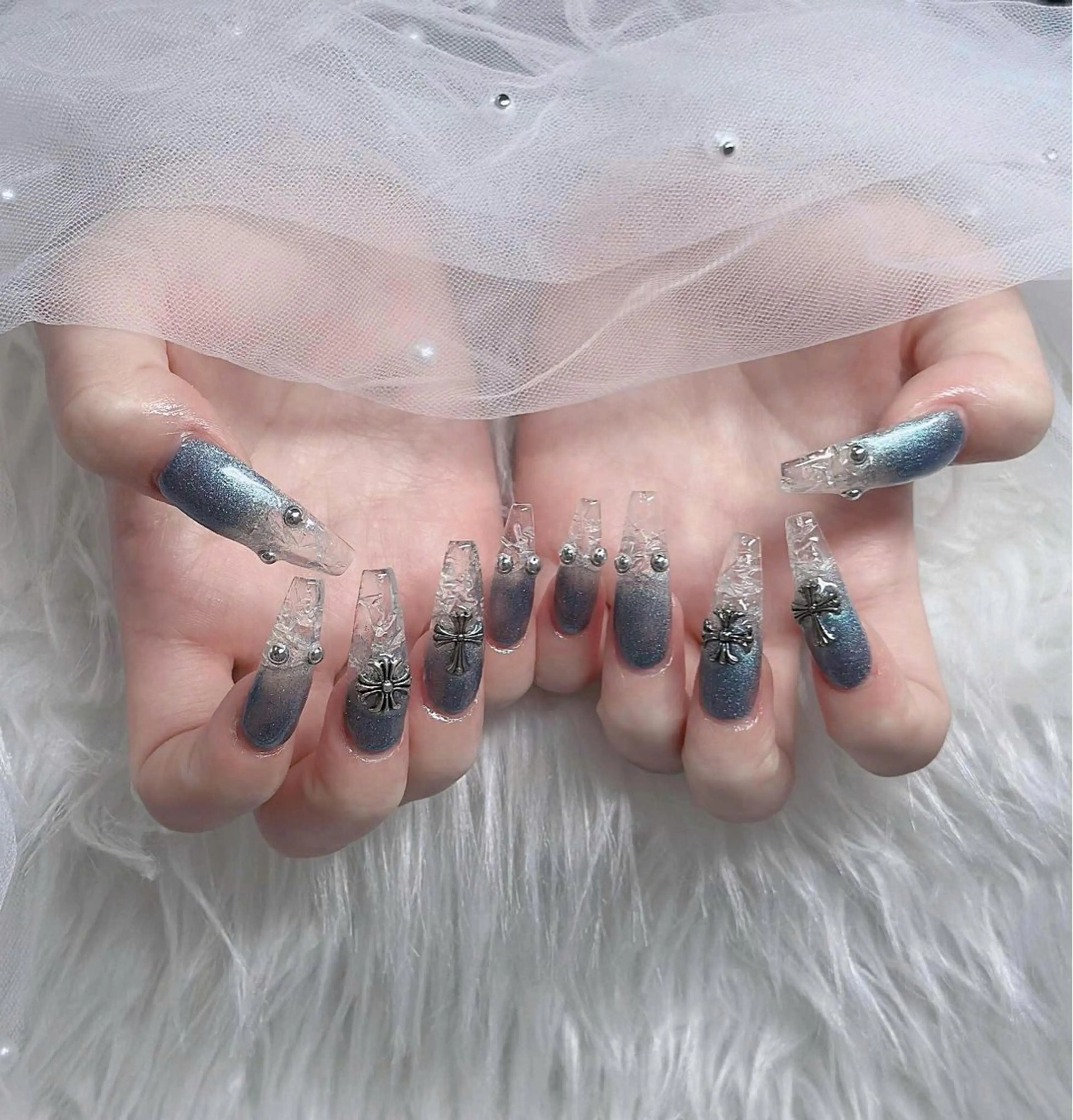 ネイル オーロラネイル フレンチネイル ジェルネイル ハロウィン キラキラネイル H.baby Nail Salonのネイルデザイン