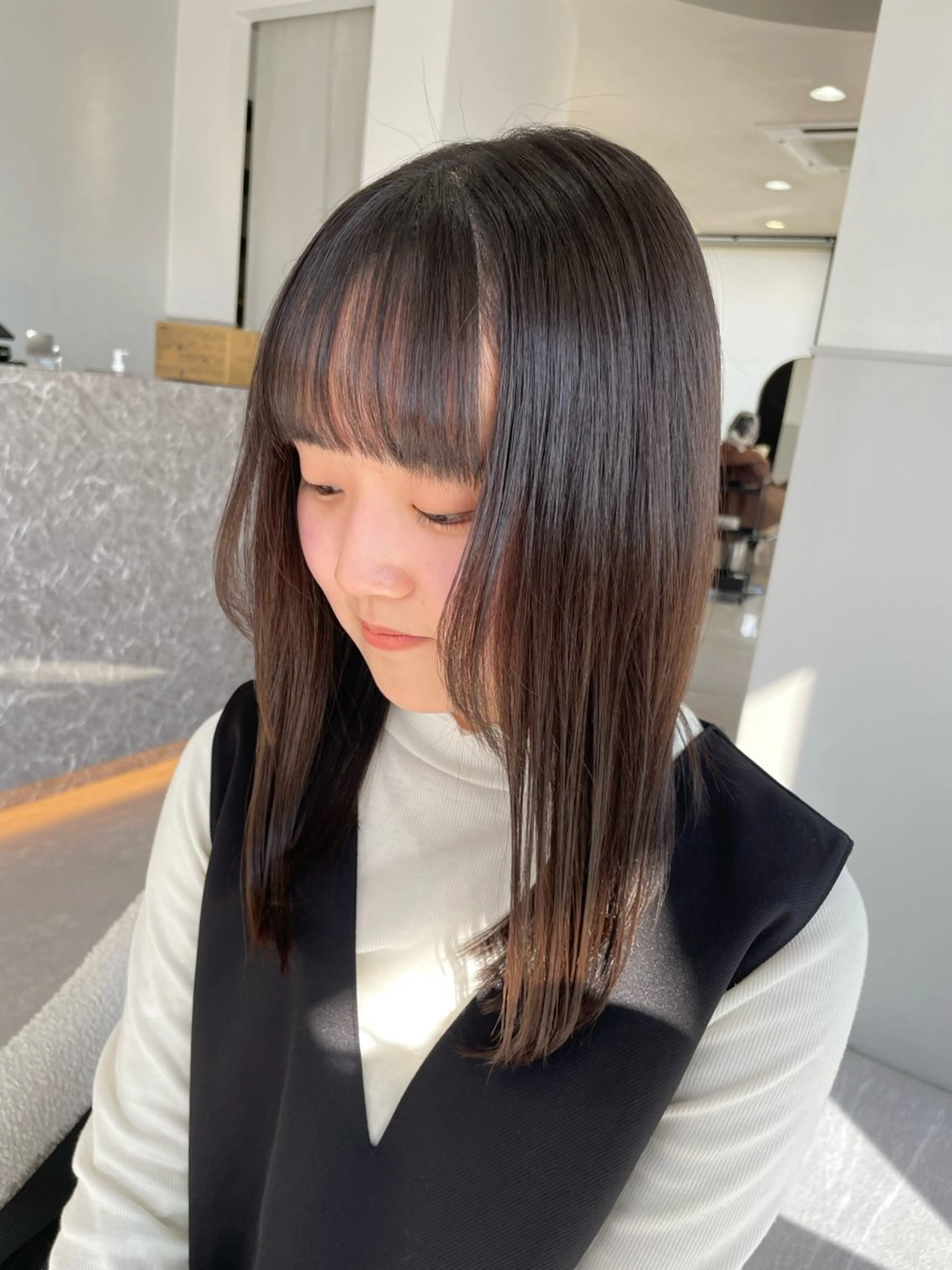ミディアム 今岡 育美のヘアスタイル