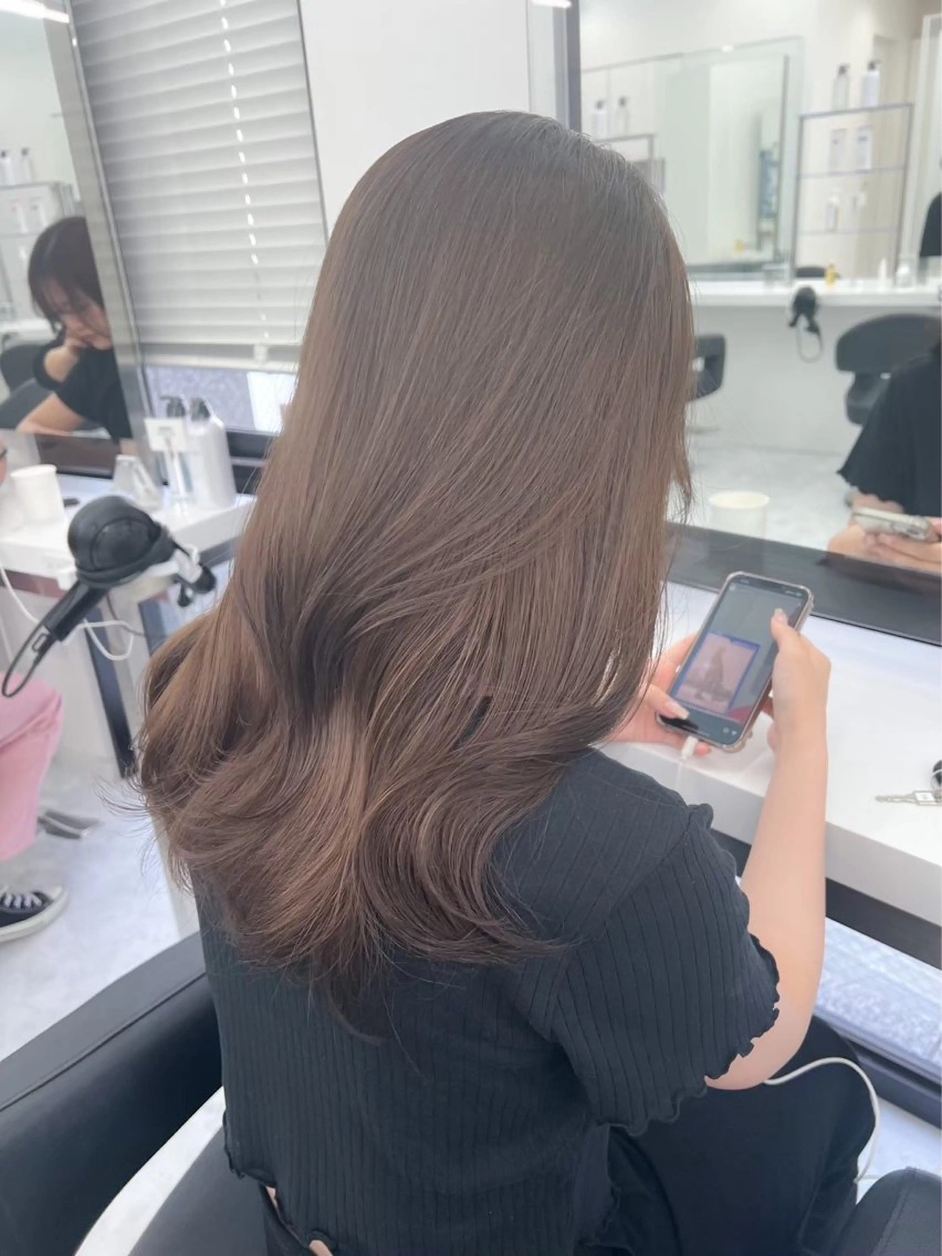 ロング ヘアカラー 大人上品🤍透明感 ベージュ🤍REOのヘアスタイル