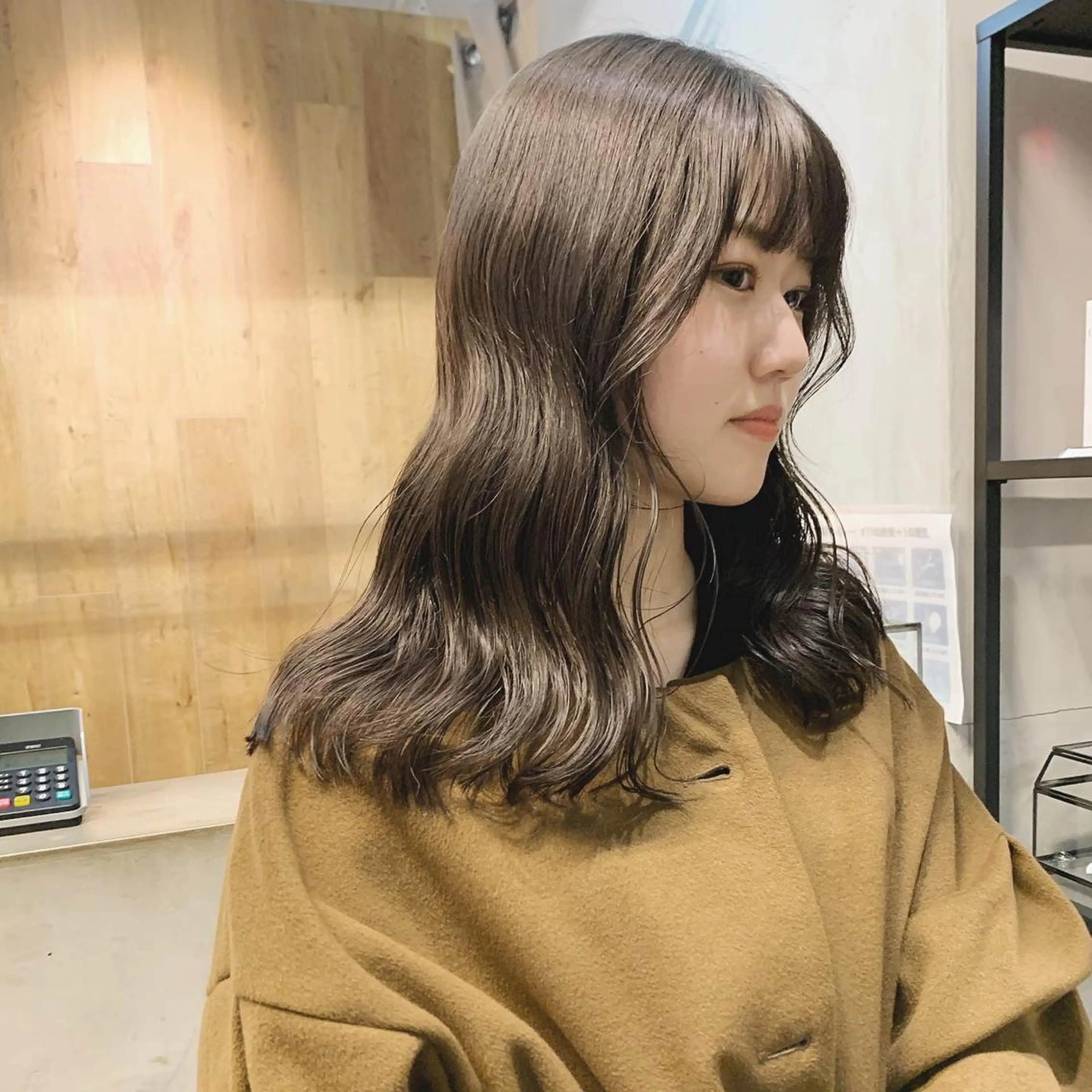 ミディアム カラー カット ヘアカラー トリートメント ハイトーン&暗髪🔥 表参道二刀流マエダのヘアスタイル