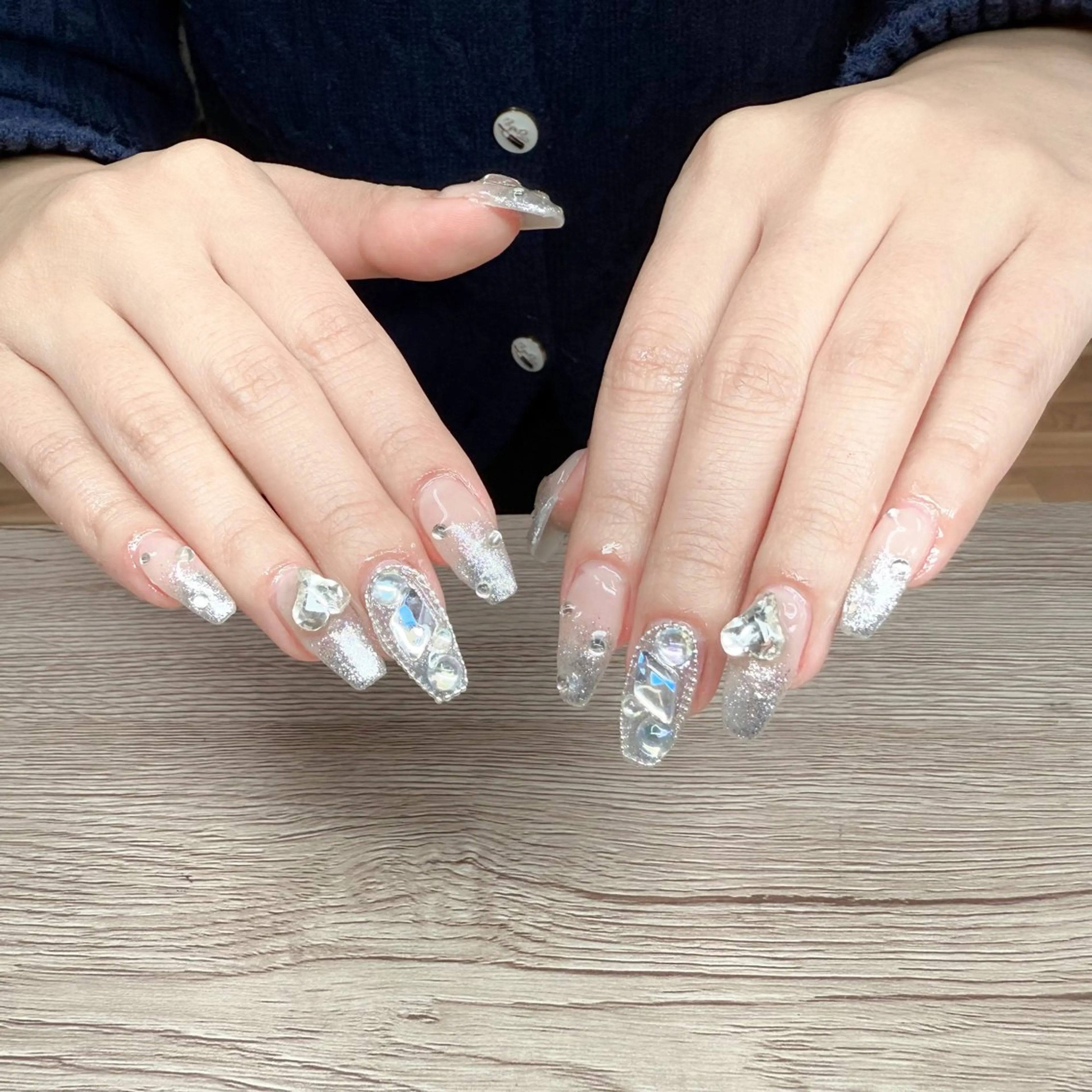 ネイル オーロラネイル ハンドネイル 松山 碧のエステ・リラクイメージ