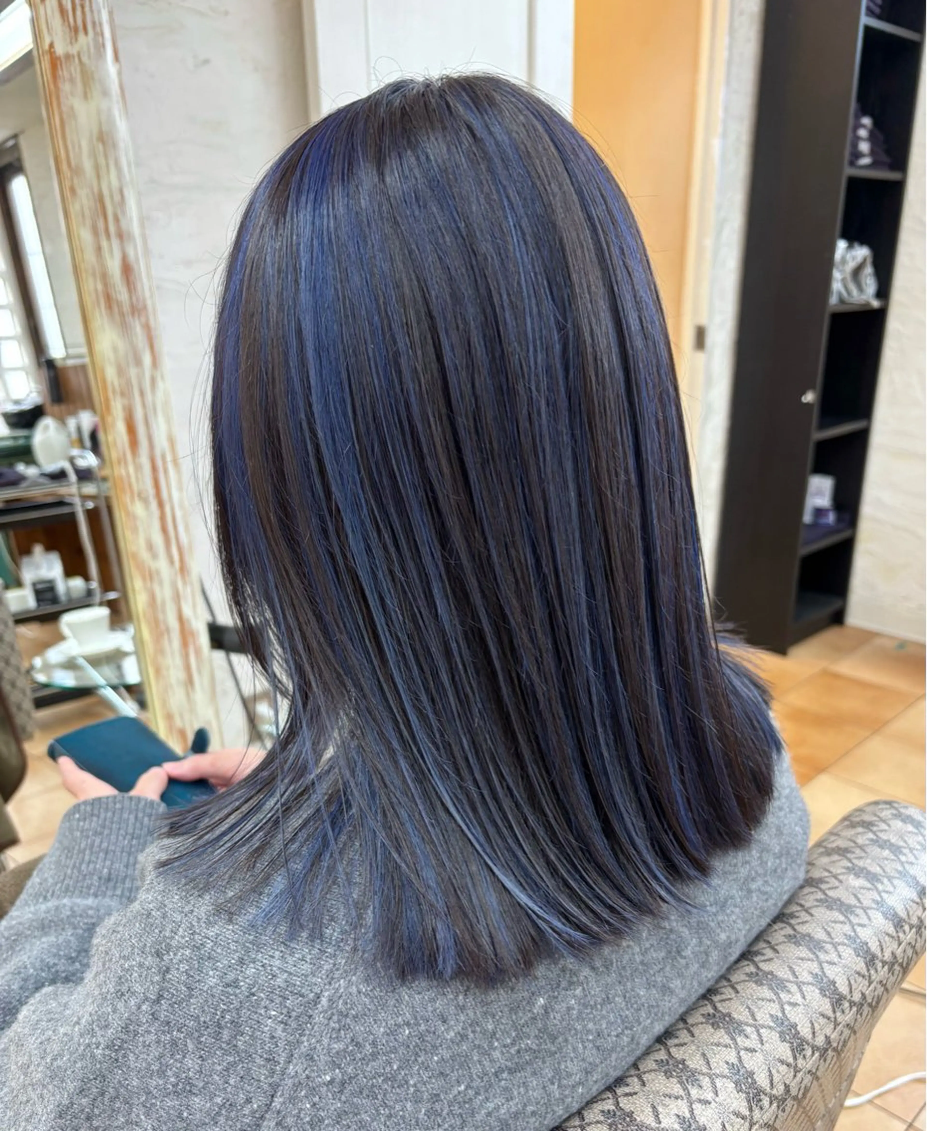 ミディアム カラー ダークグレー ハイライトカラー ハイライト 🌐髪質改善🌐縮毛 /HAYATOのヘアスタイル