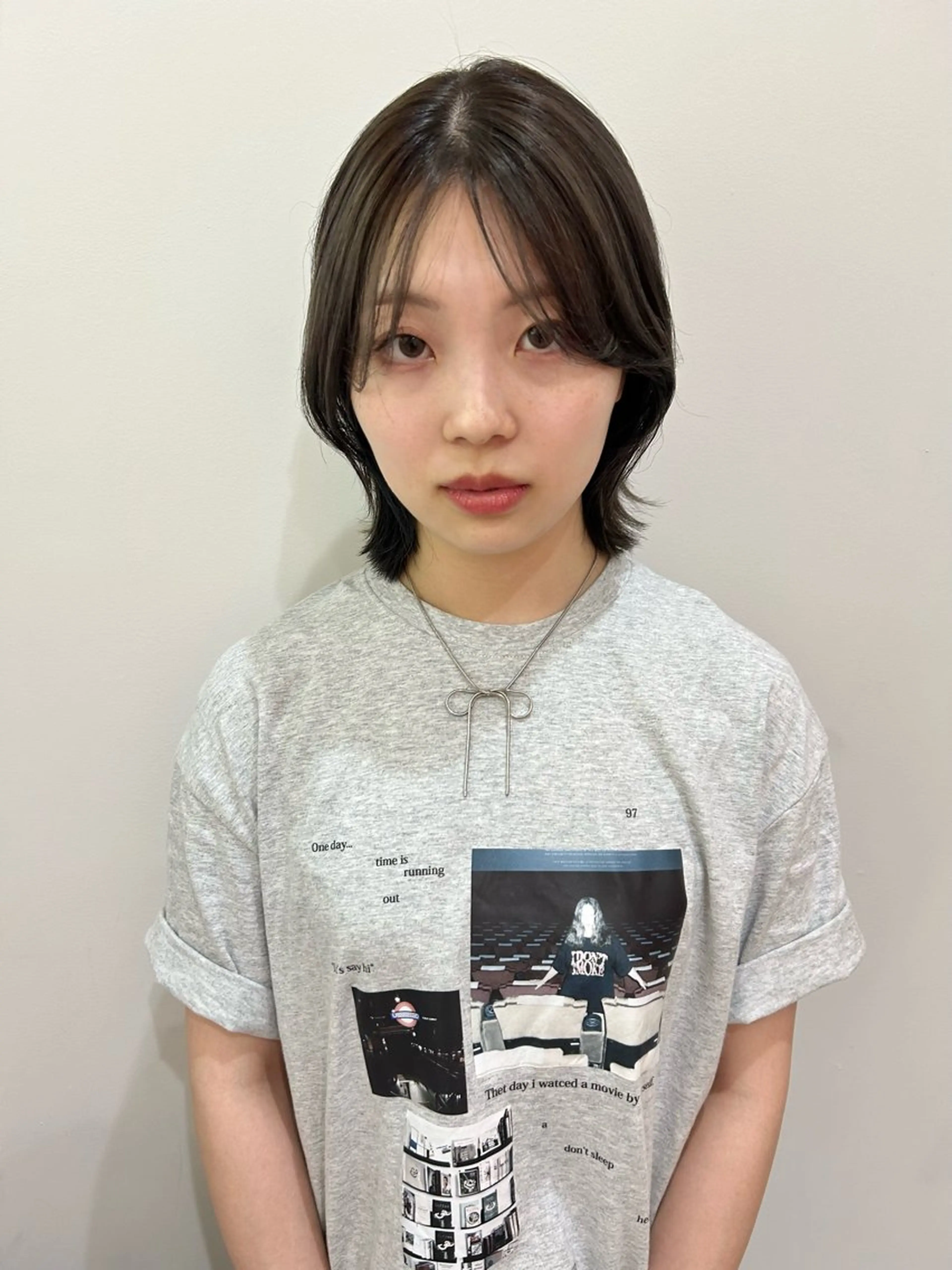 ミディアム カラー ブルーカラー ブルーグレー カット ヘアカラー トリートメント レイヤー/お顔まわり 暖色カラー🍑Amiのヘアスタイル