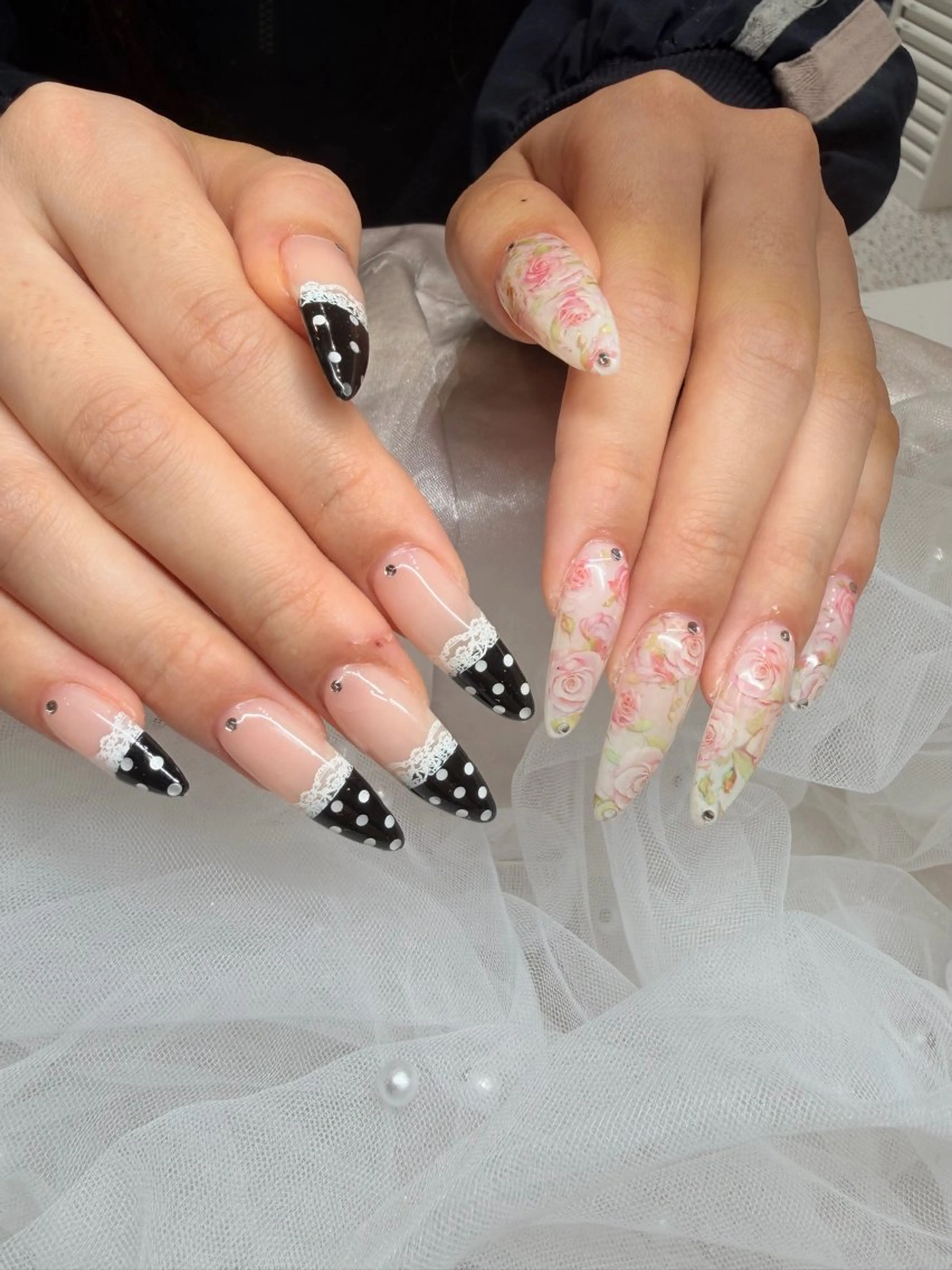 ネイル ドット レース ハンドネイル Roy 心斎橋店所属・Roy 心斎橋 IINUMAのネイルデザイン