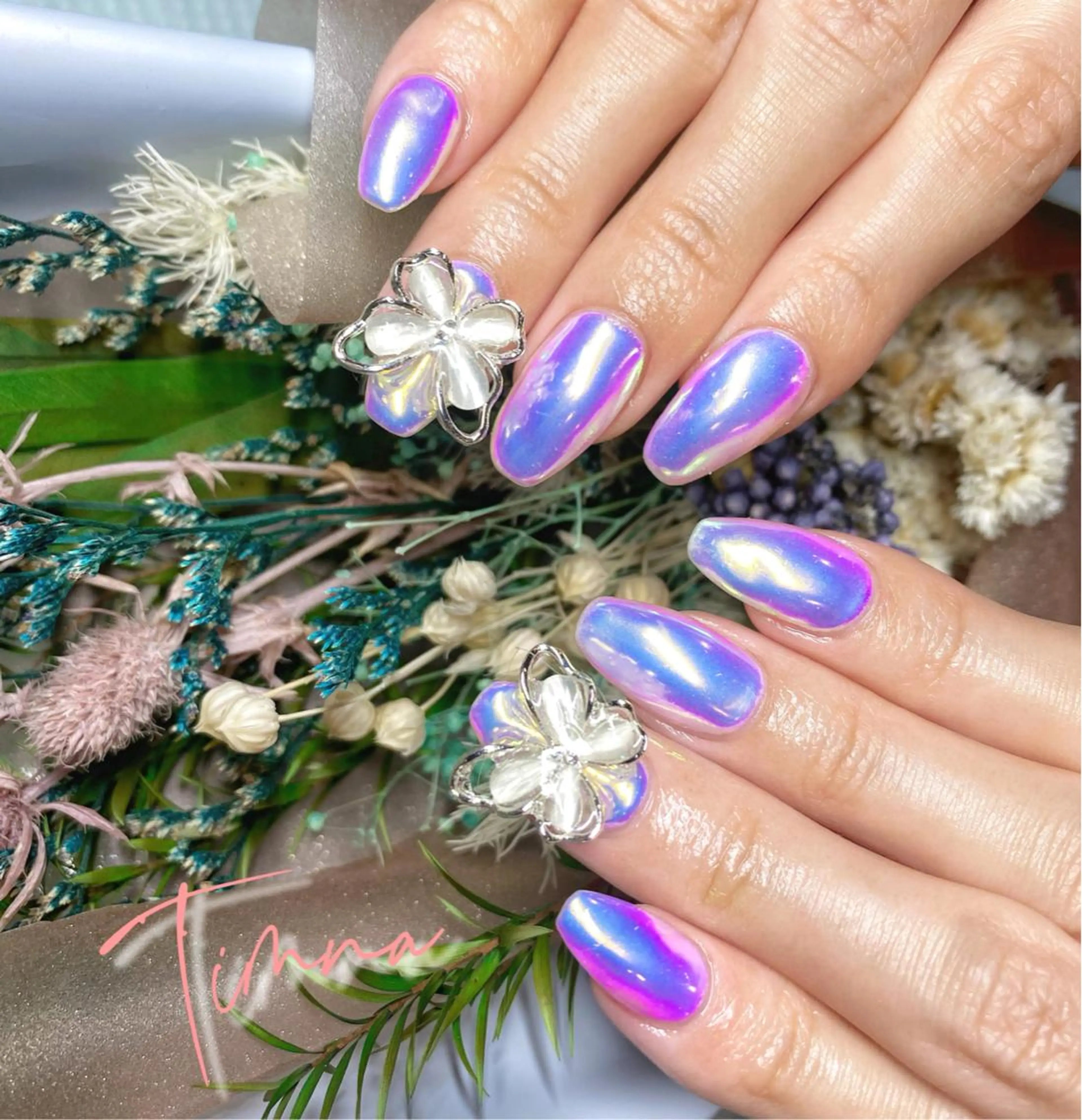 ミディアム ハンドネイル NAILSALON 🍔Timna🍟のネイルデザイン