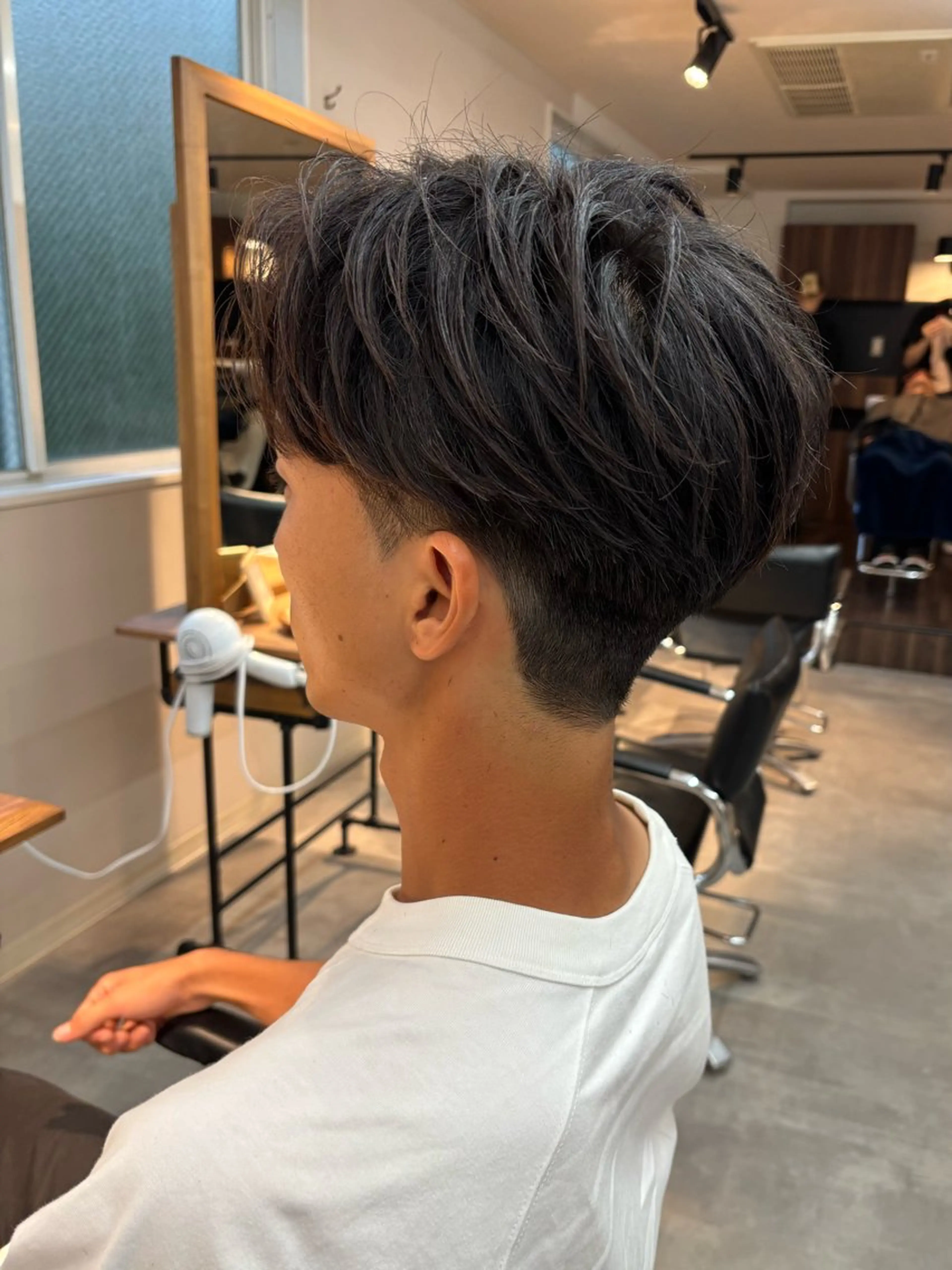 メンズ 刈り上げ カット フェザーパーマ/韓国 /メンズカット保立のヘアスタイル