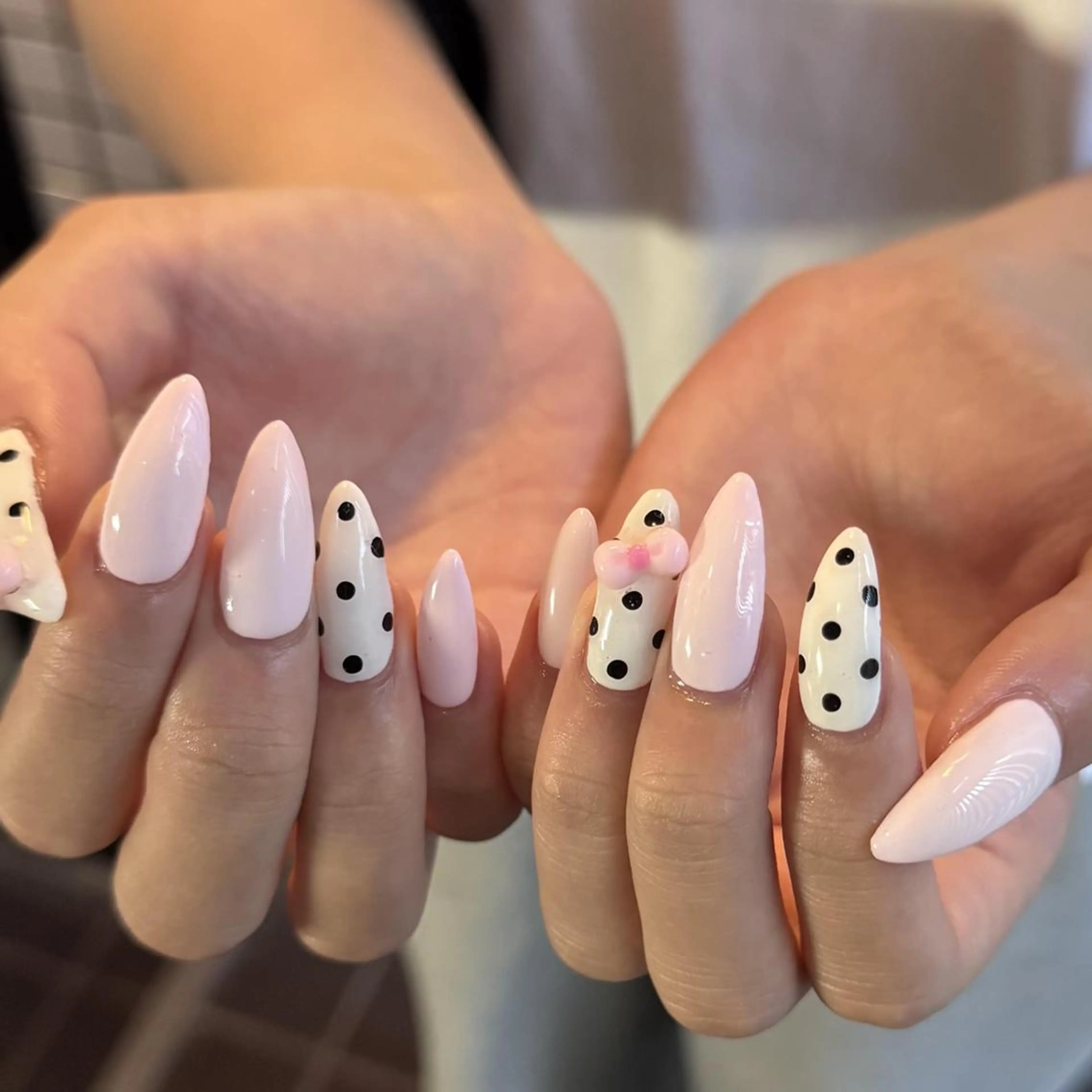 ミディアム ハンドネイル フットネイル 小川 柚香のネイルデザイン