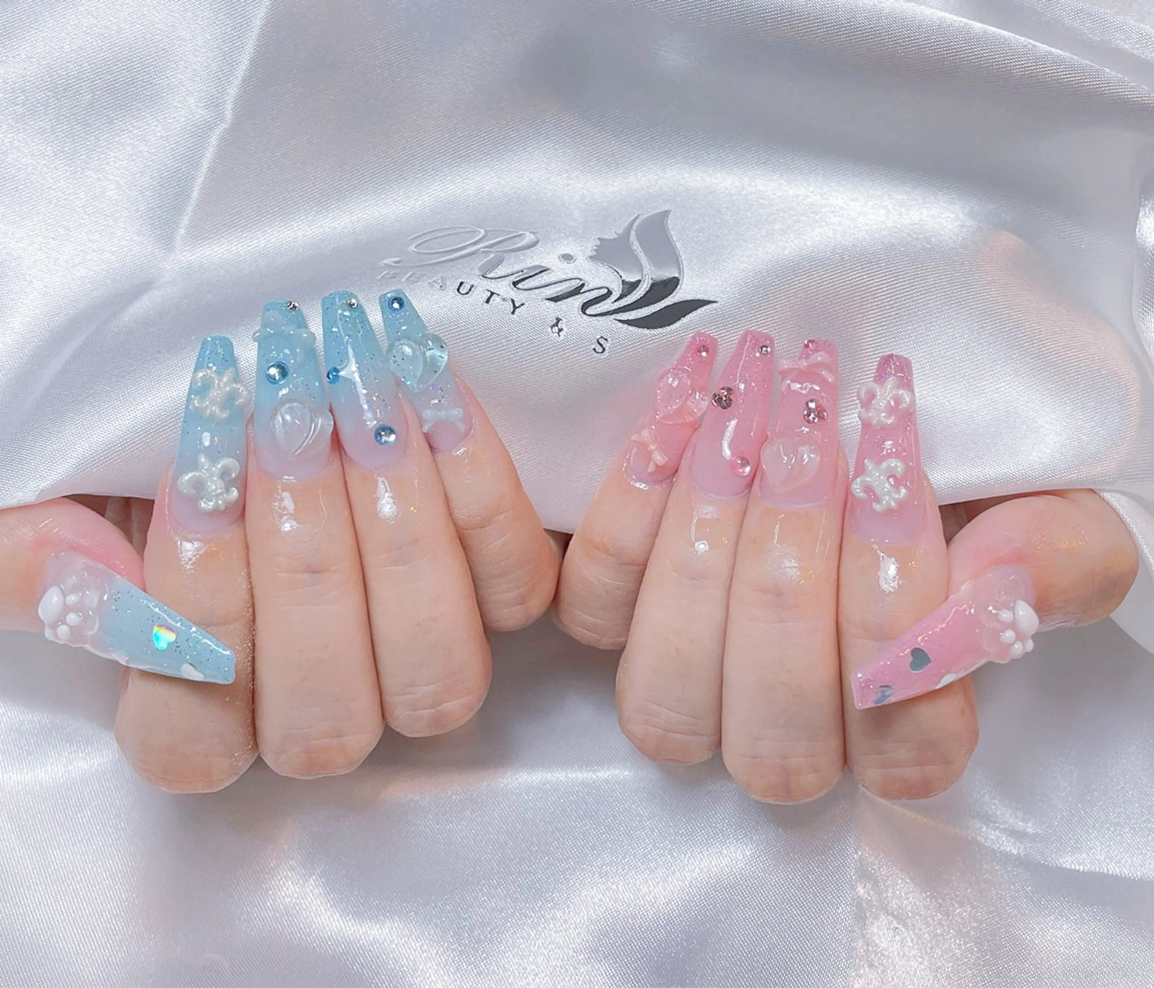 ネイル チークネイル 桜ネイル フレンチネイル ジェルネイル ガラスフレンチ ハンドネイル Rin Nail 新大久保店のネイルデザイン