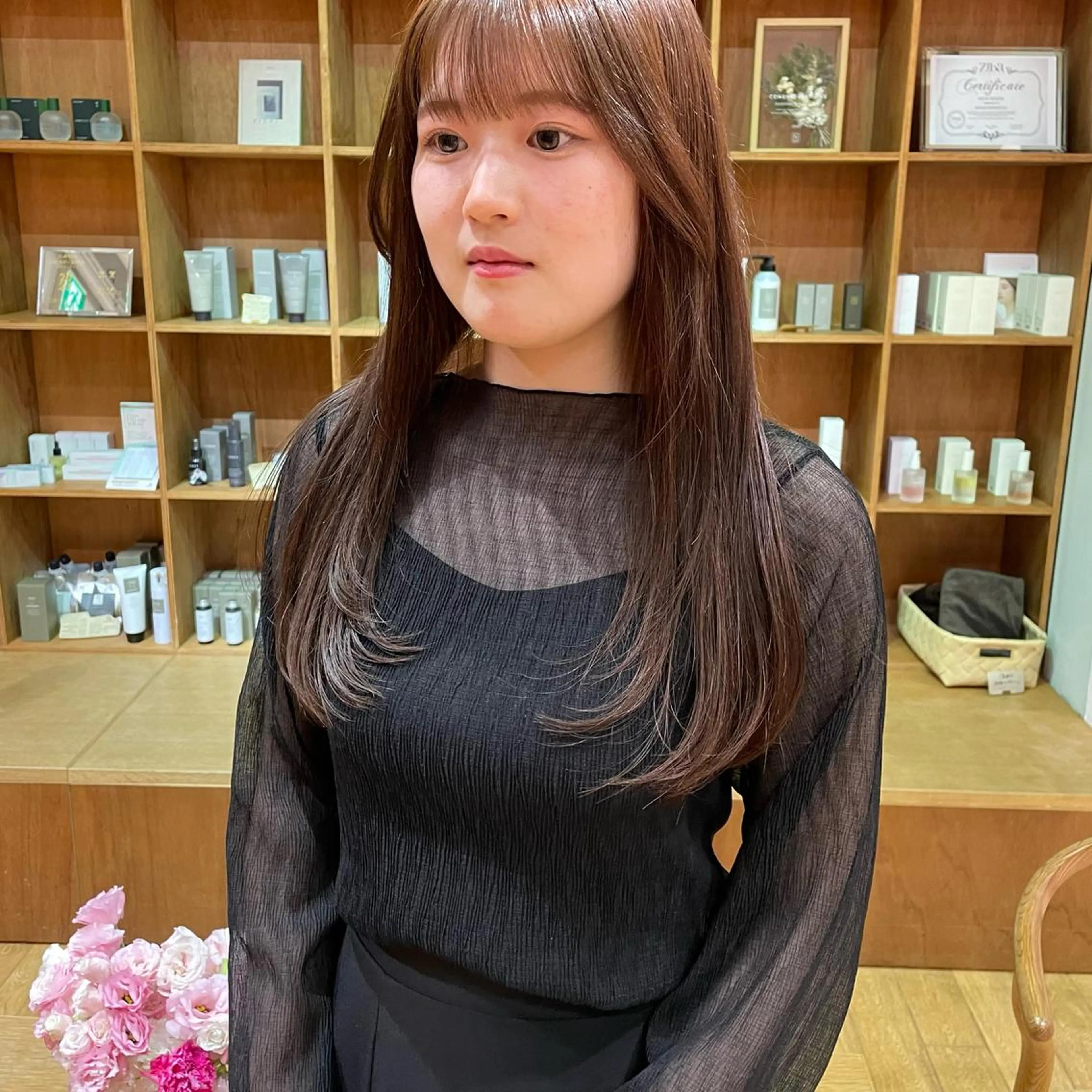 ロング 顔まわりレイヤー レイヤーカット 大橋 芽衣のヘアスタイル