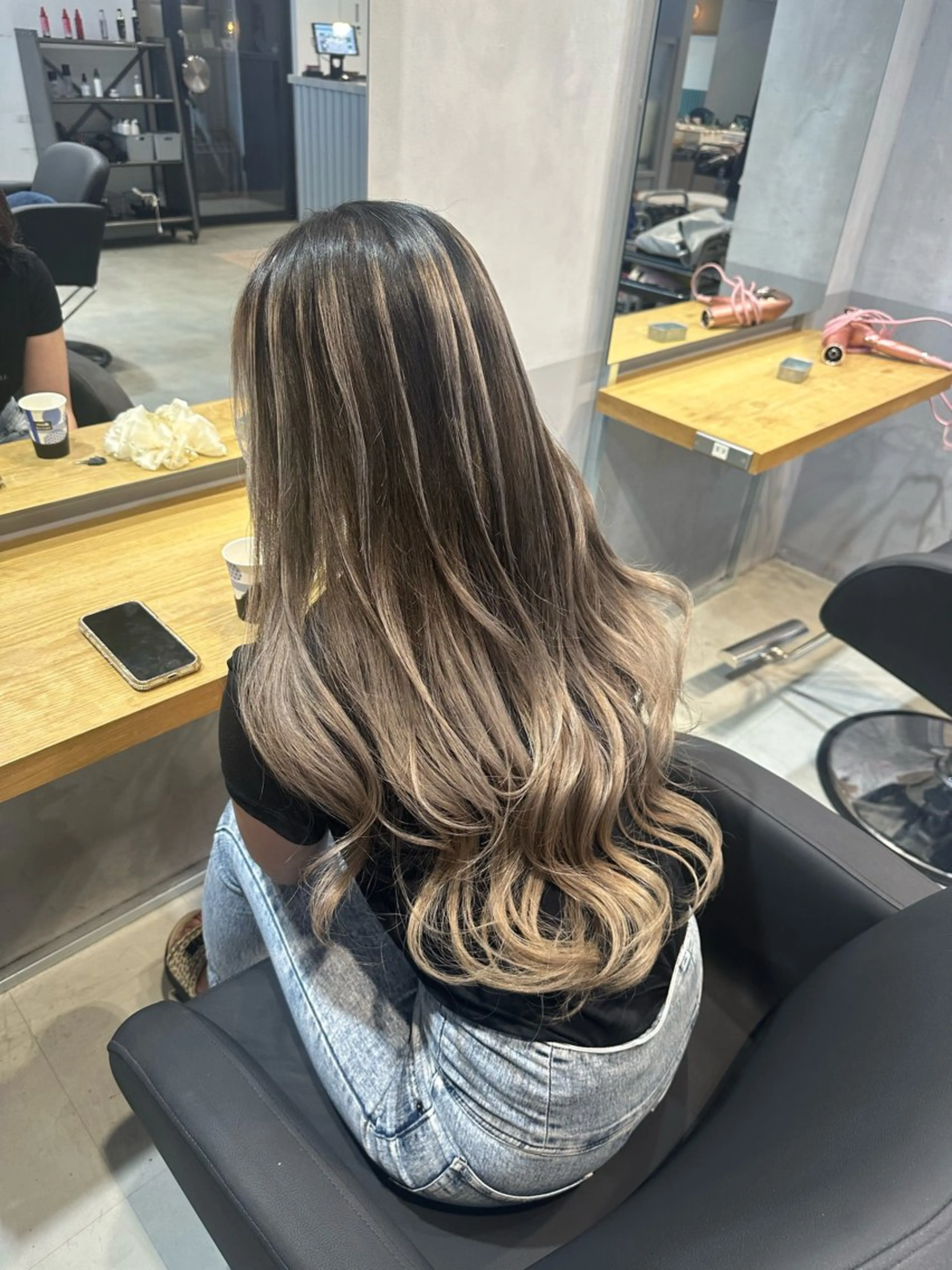 ロング カラー ヘアカラー トリートメント 💖ハイライト/ハイ トーン💖MIKIのヘアスタイル