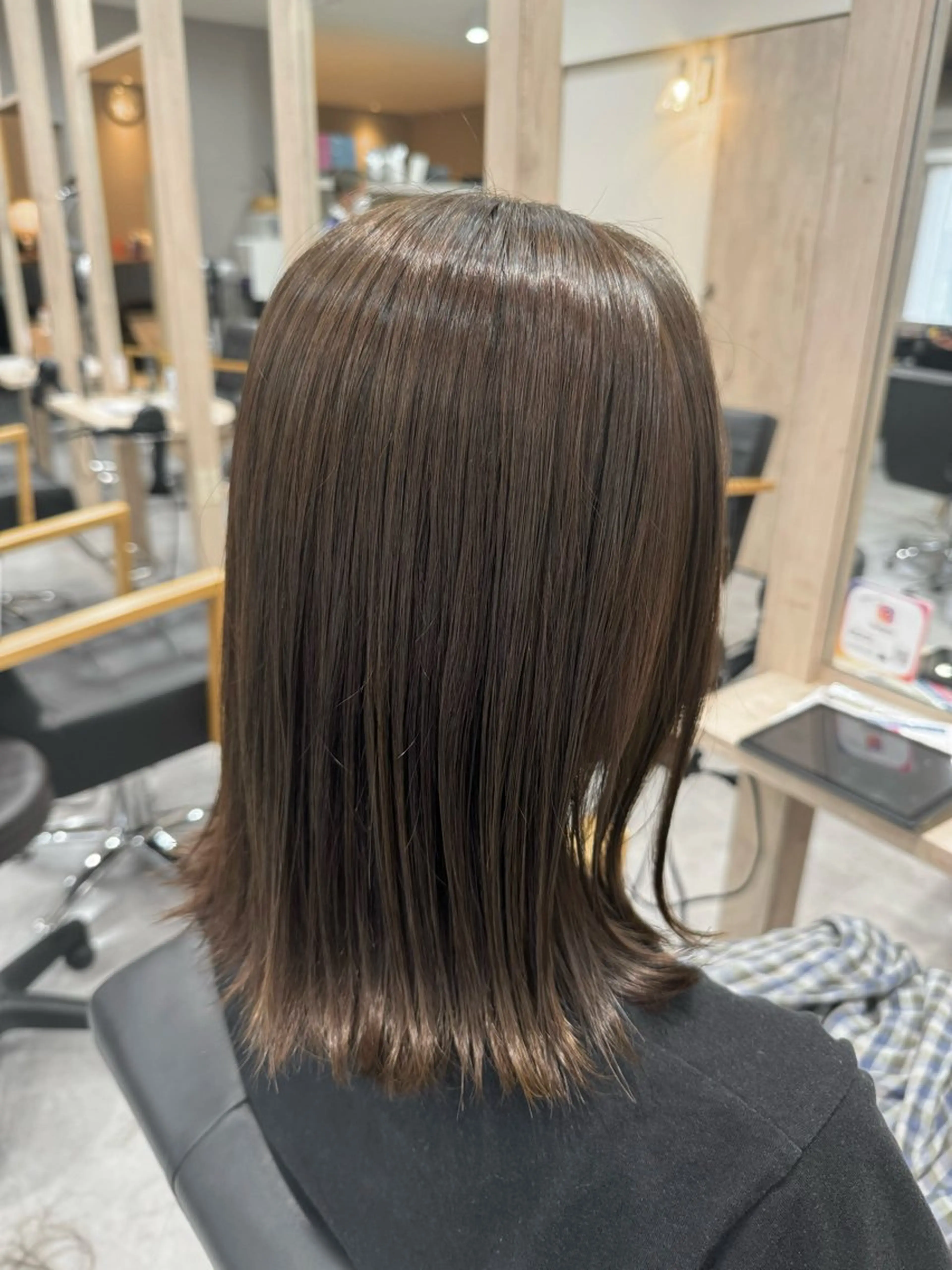 ミディアム 永田 まどかのヘアスタイル