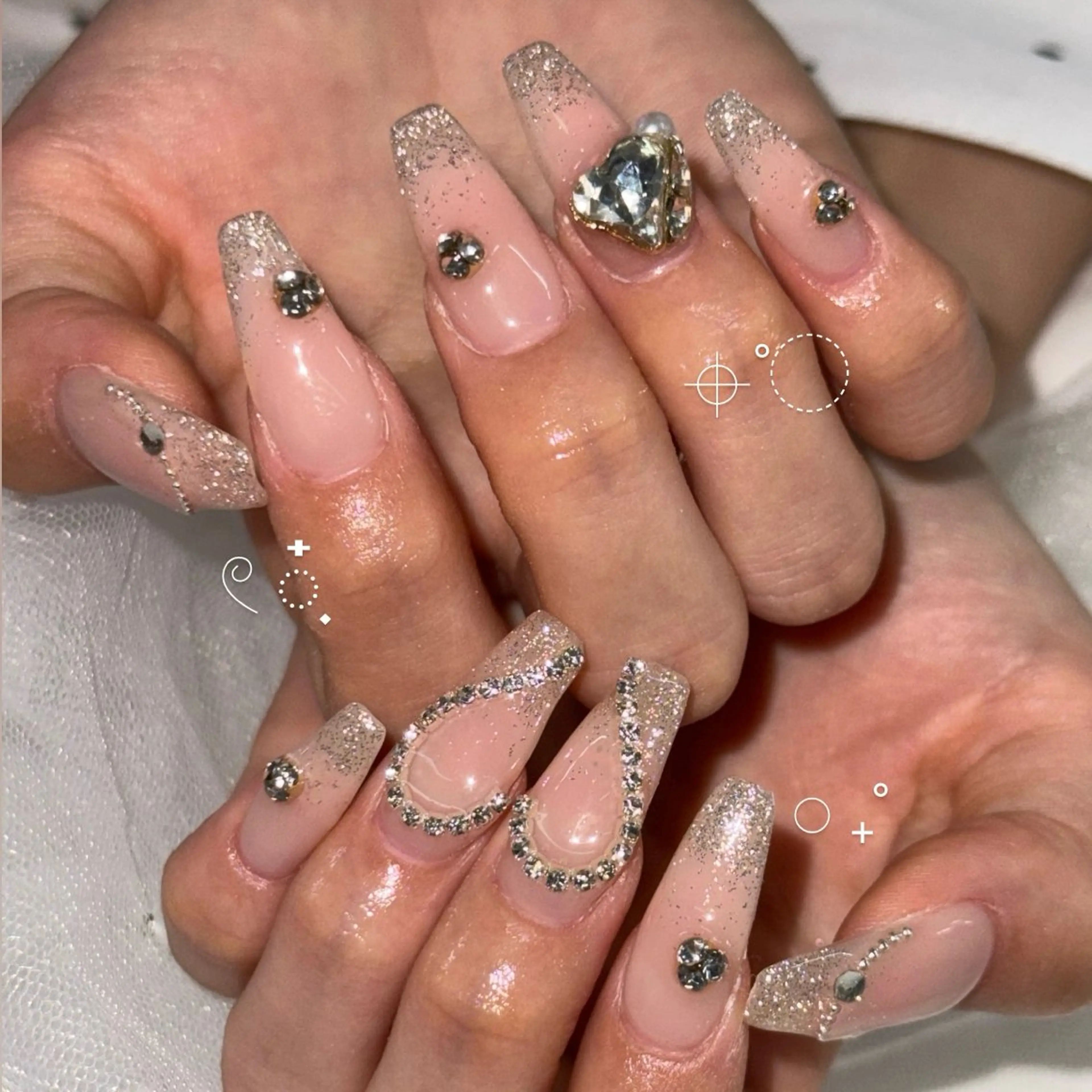 ネイル フラッシュネイル ラメ(グリッター) ラメグラデーション ハンドネイル WOLTOKYO渋谷 yunaのネイルデザイン