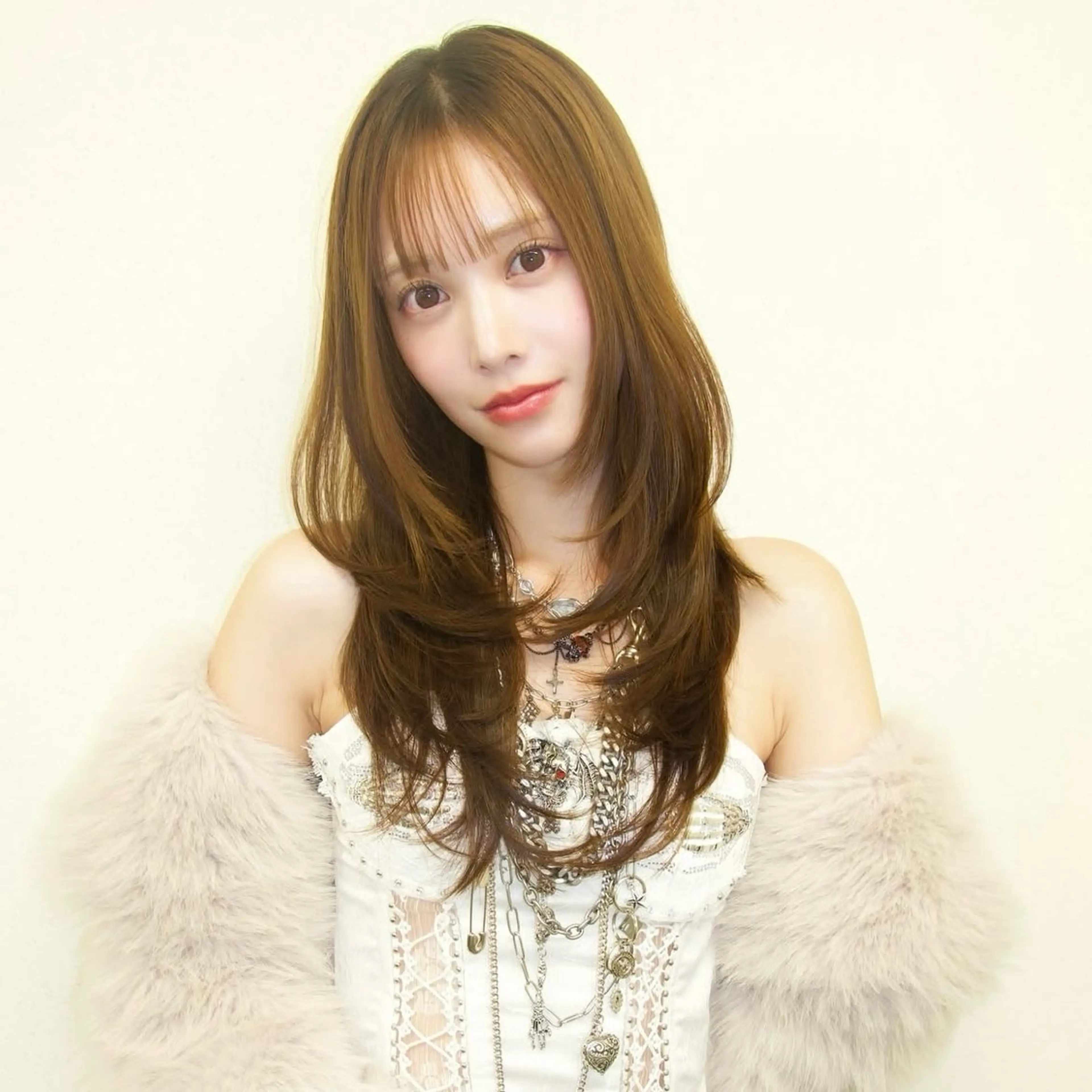 ロング 横坂 菜々子のヘアスタイル