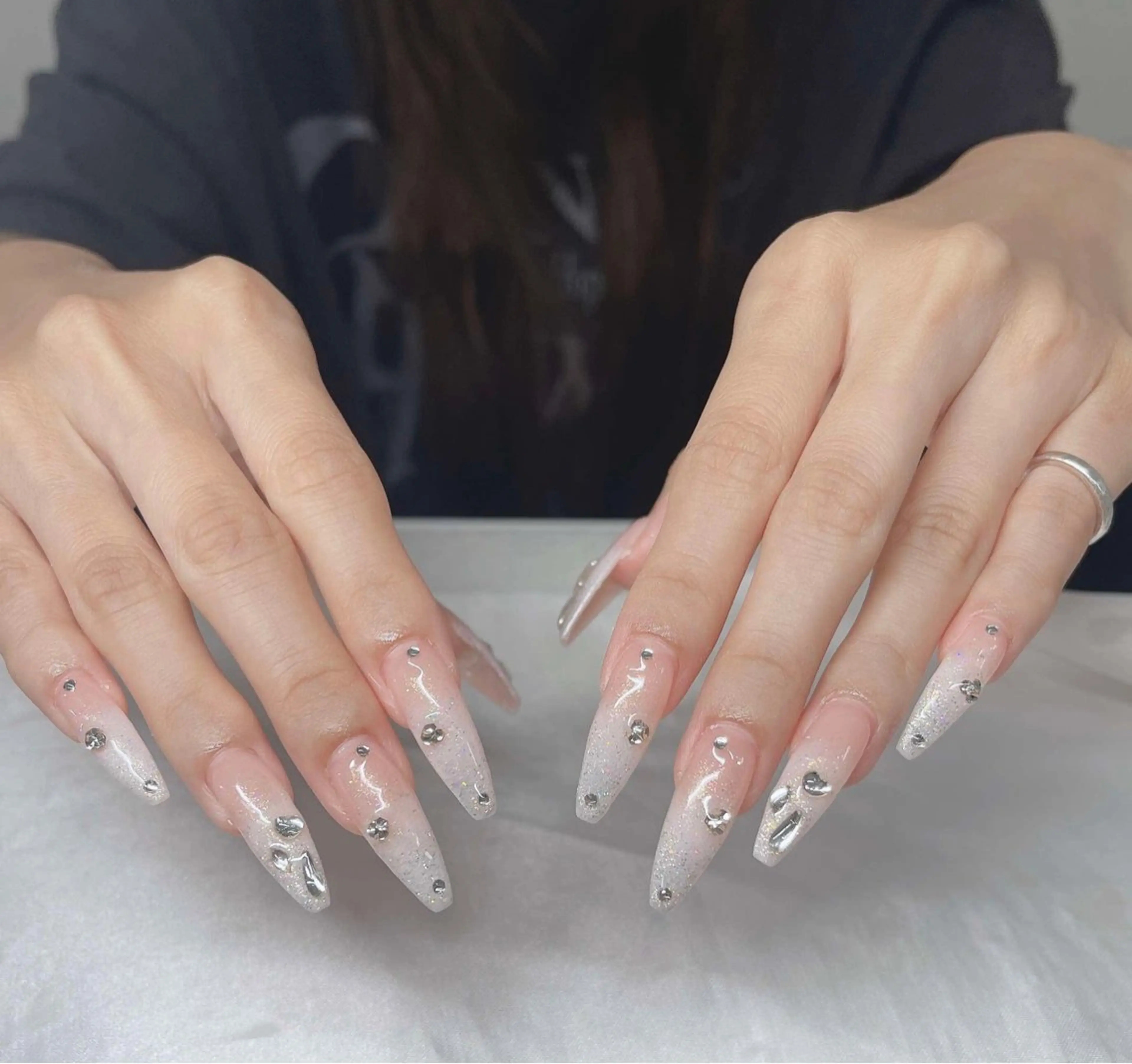 ネイル 長さ出し グラデーション 卒業式 キラキラネイル マグネットネイル ハンドネイル Lee Nailsのネイルデザイン