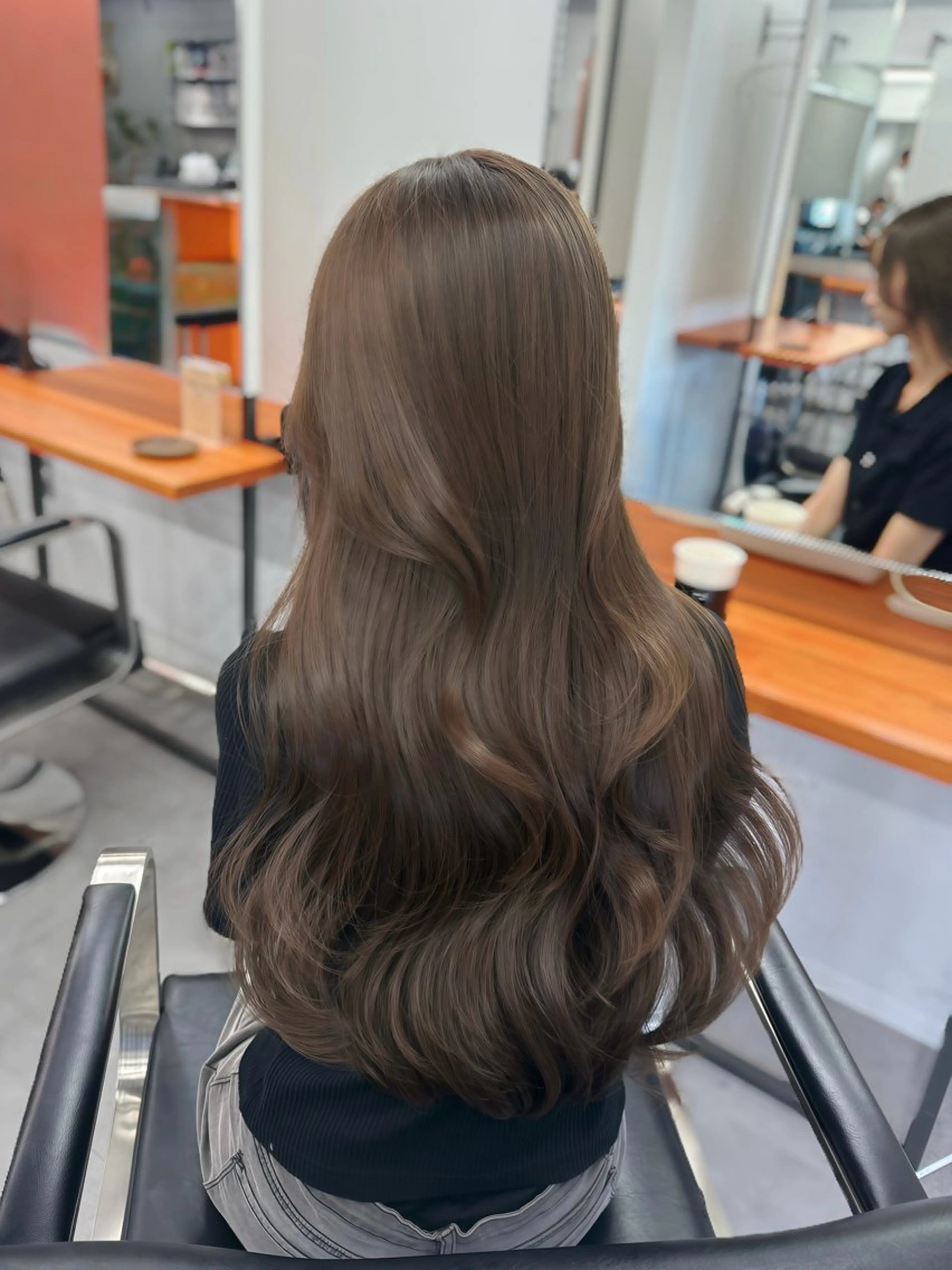 ロング カラー ヘアカラー ミルクティーベージュ ❤︎レイヤー　MIAのヘアスタイル