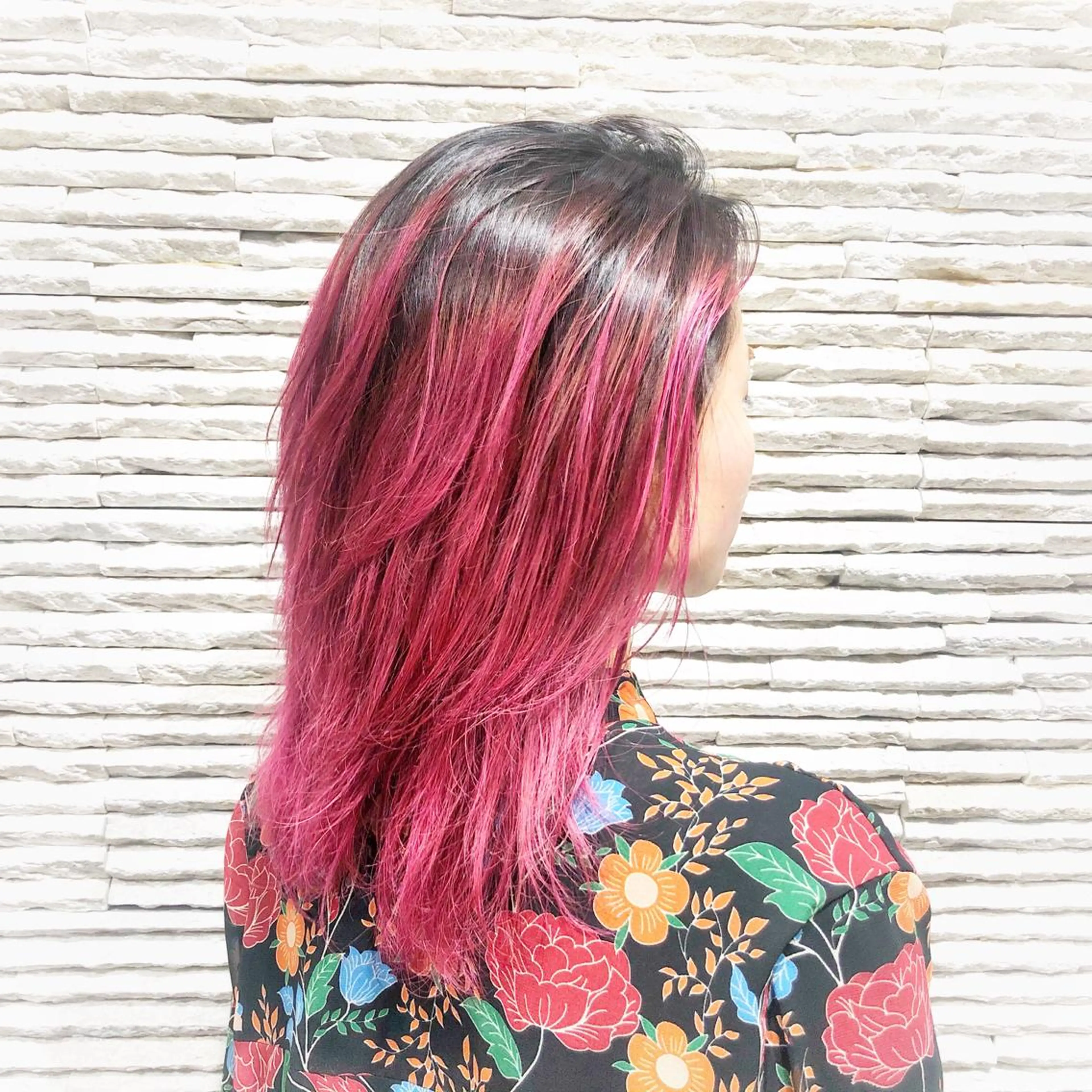 ミディアム 嶋田 ゆきのヘアスタイル